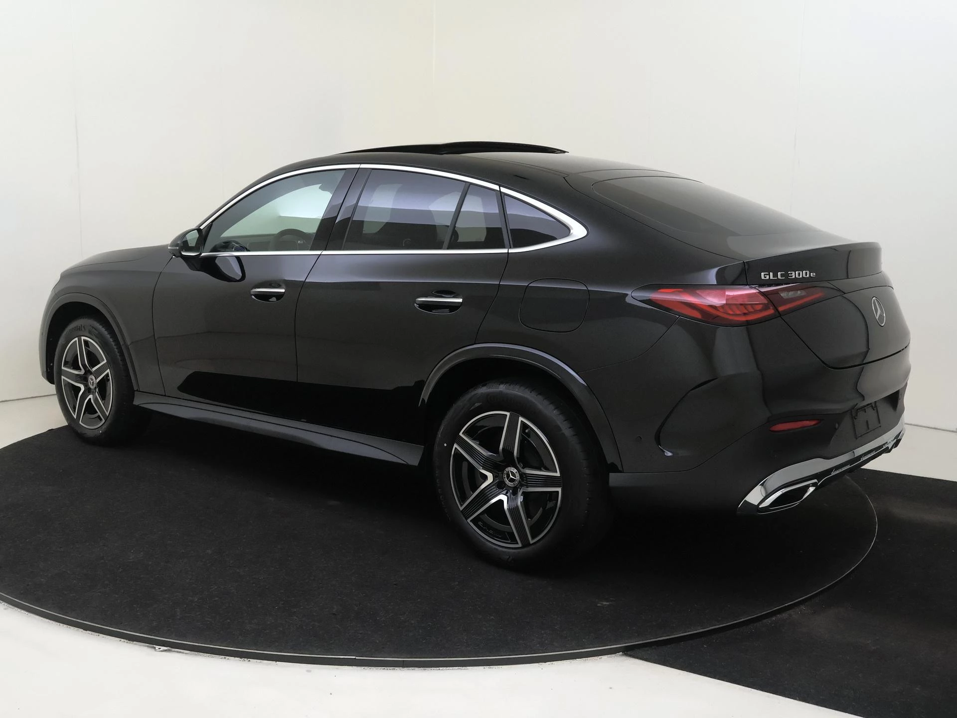 Mercedes-Benz-GLC-image-2