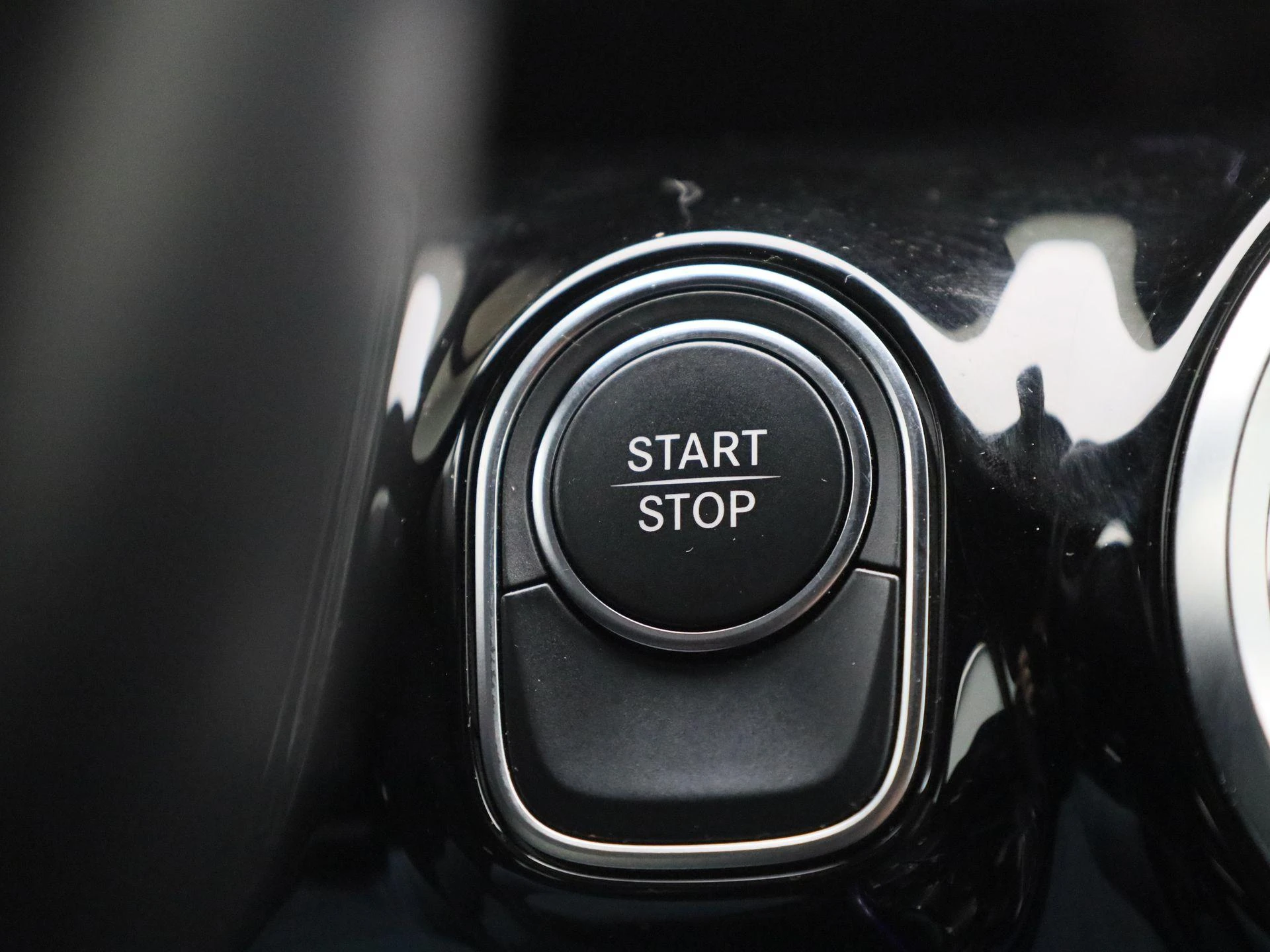 Mercedes-Benz-EQA-image-26