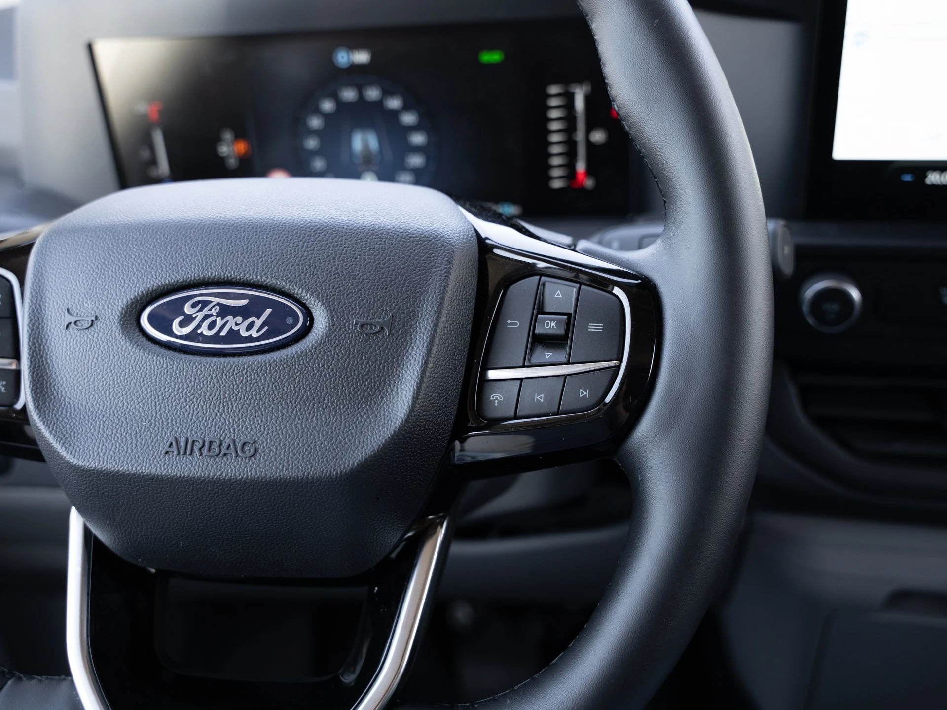 Ford-Transit Custom-image-13