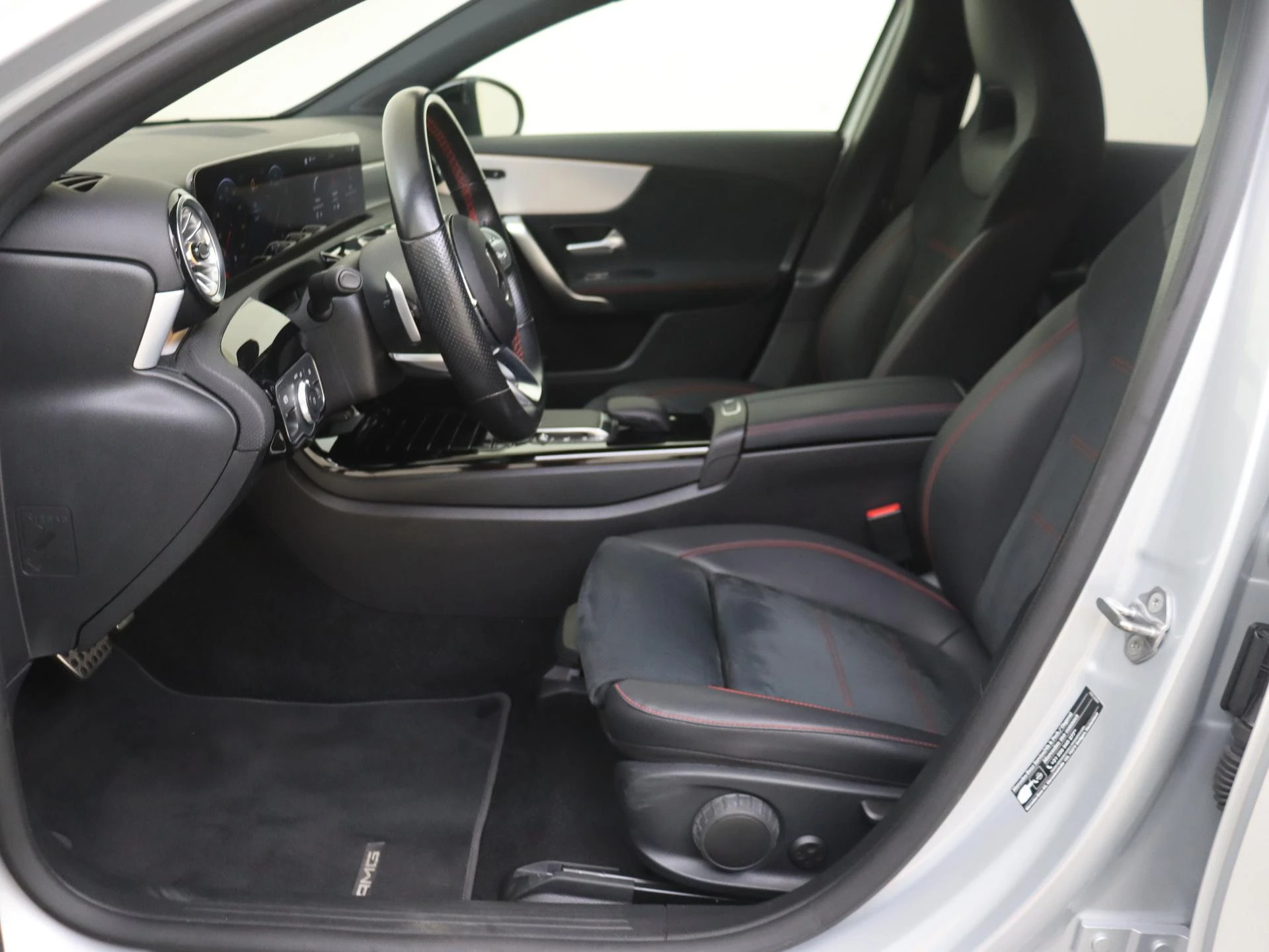 Mercedes-Benz-A-Klasse-image-14