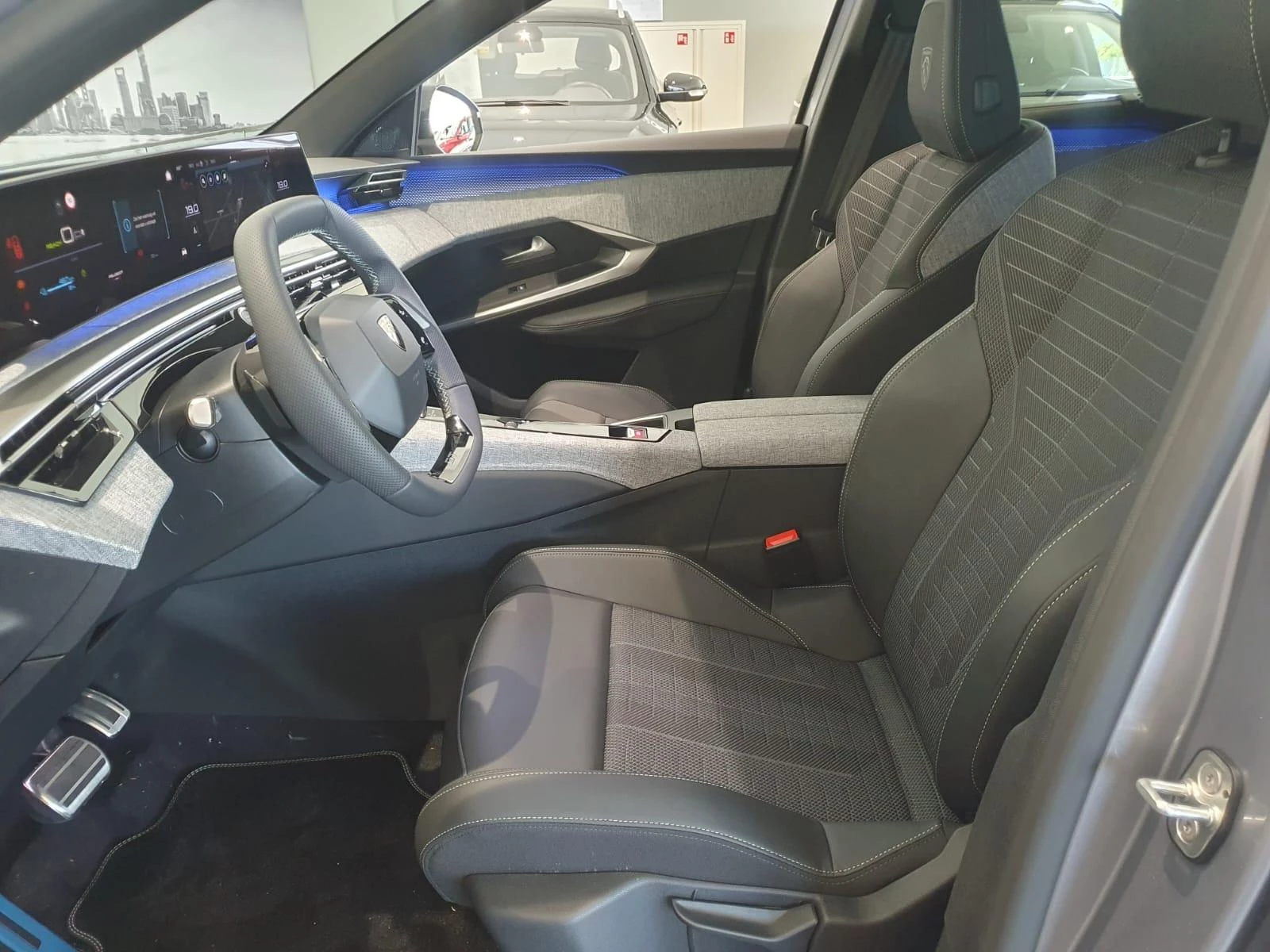 Peugeot-e-5008-image-29