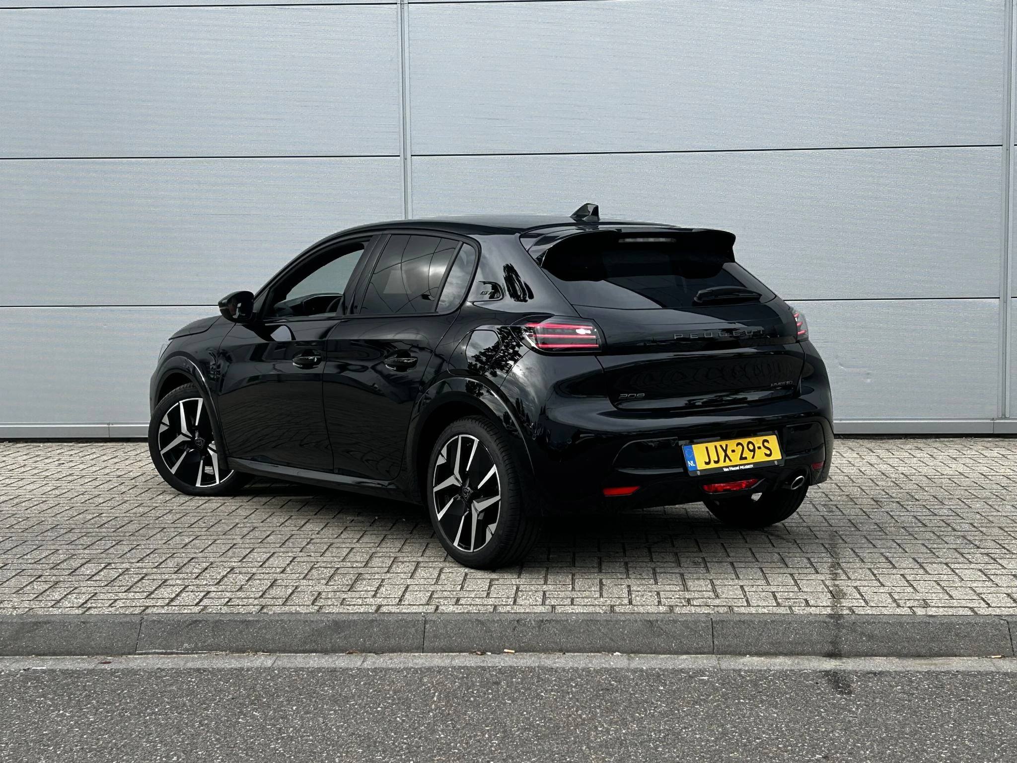 Peugeot-208-image-3