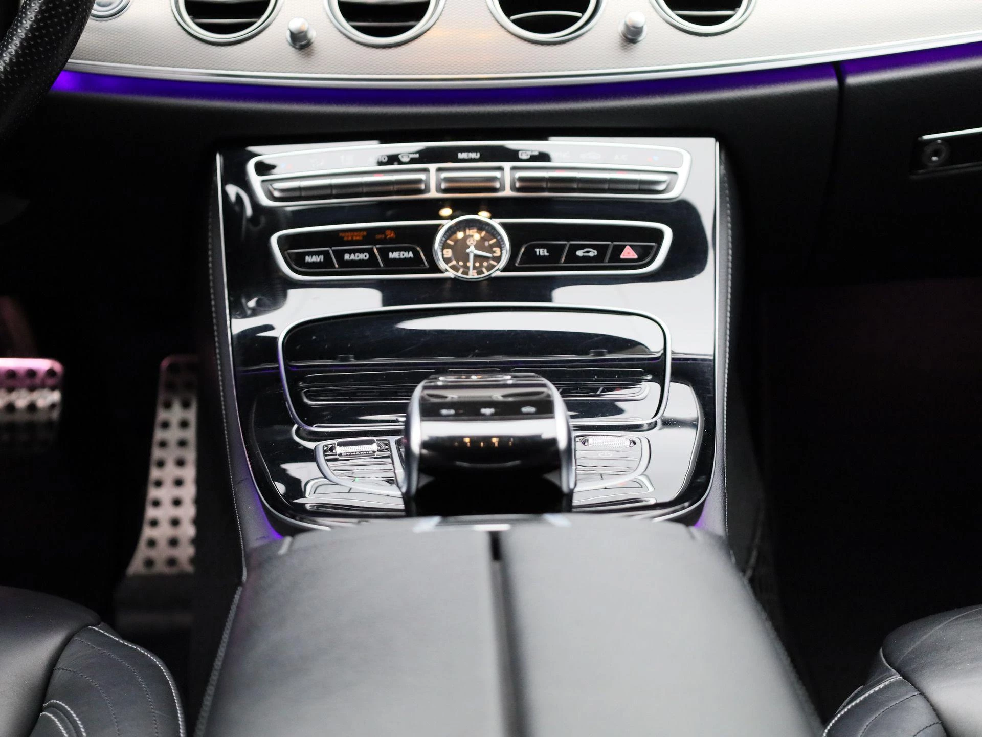 Mercedes-Benz-E-Klasse-image-9