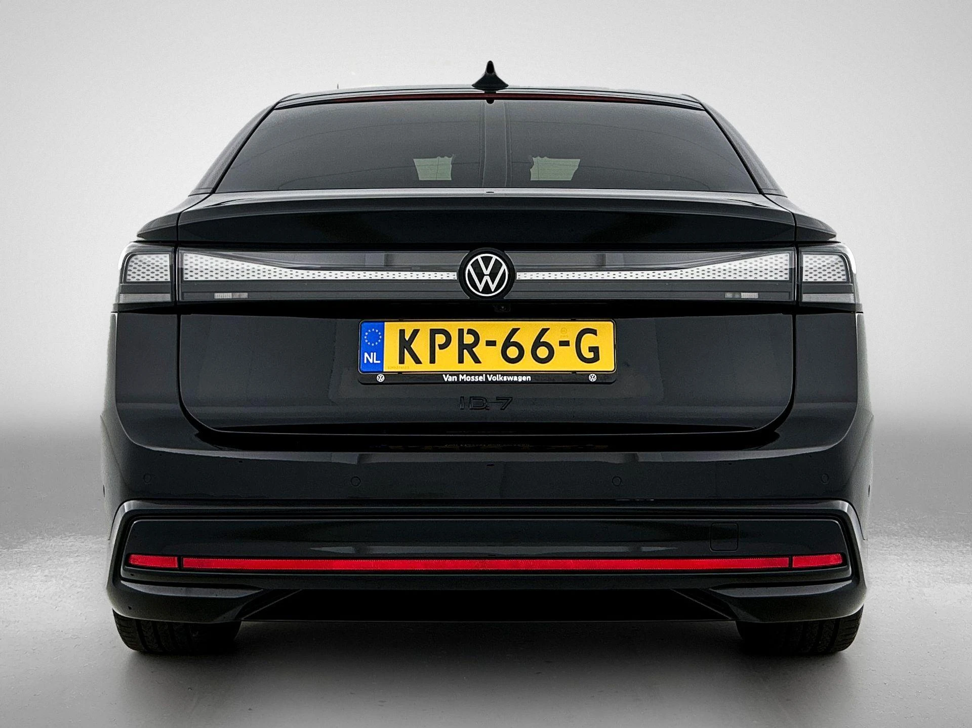 Volkswagen-ID.7-image-2