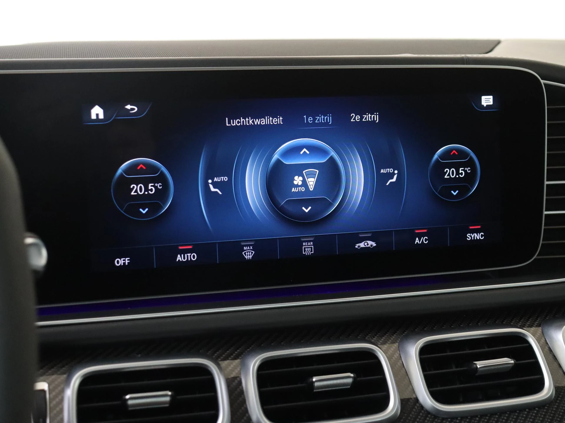 Mercedes-Benz-GLE-image-26