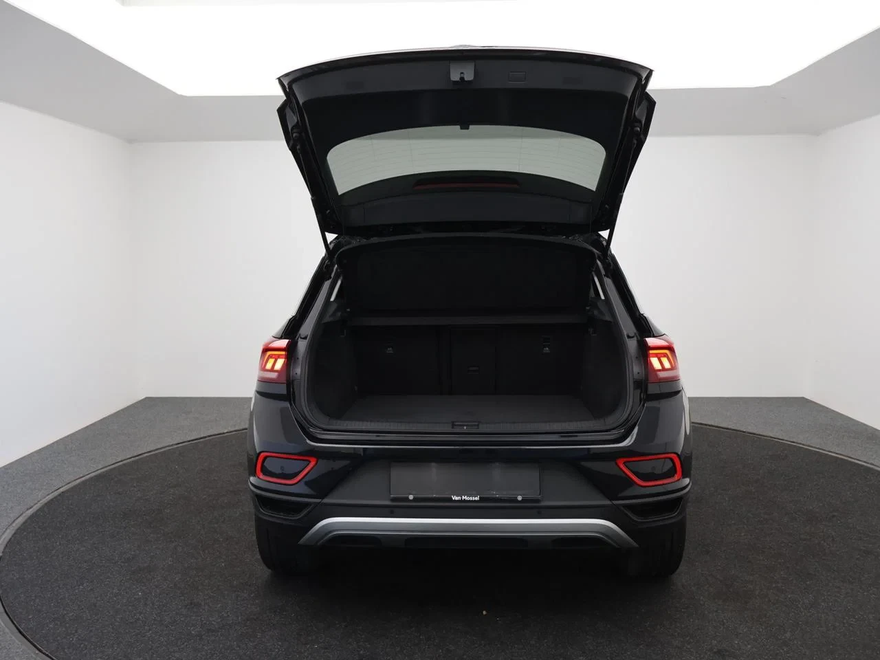 Volkswagen-T-Roc-image-25