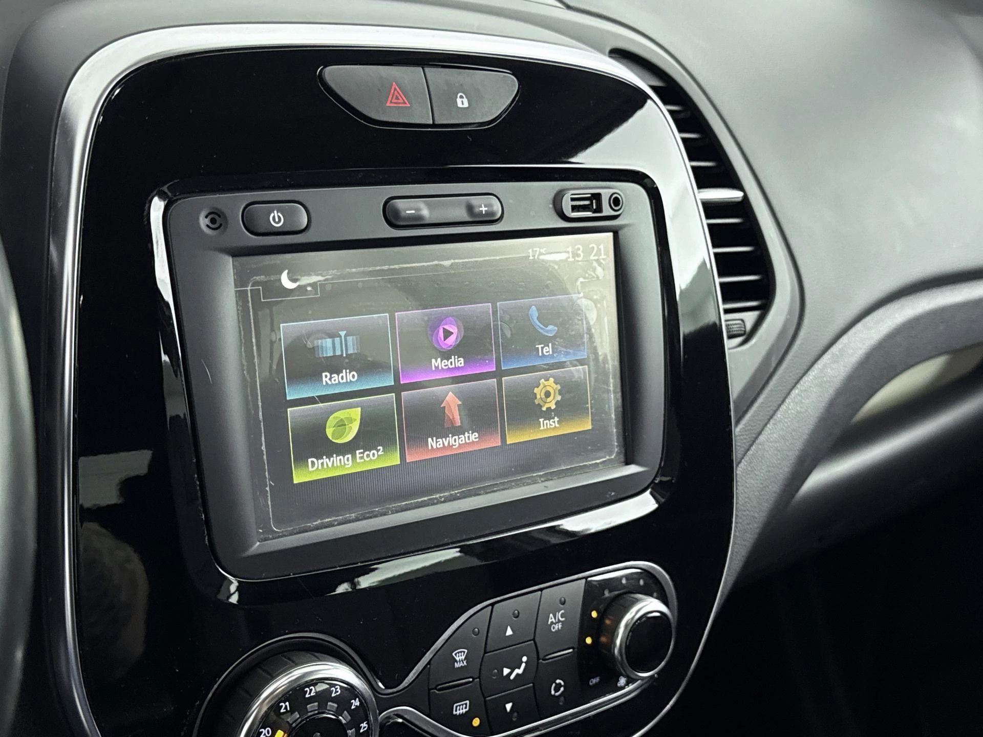 Renault-Captur-image-11