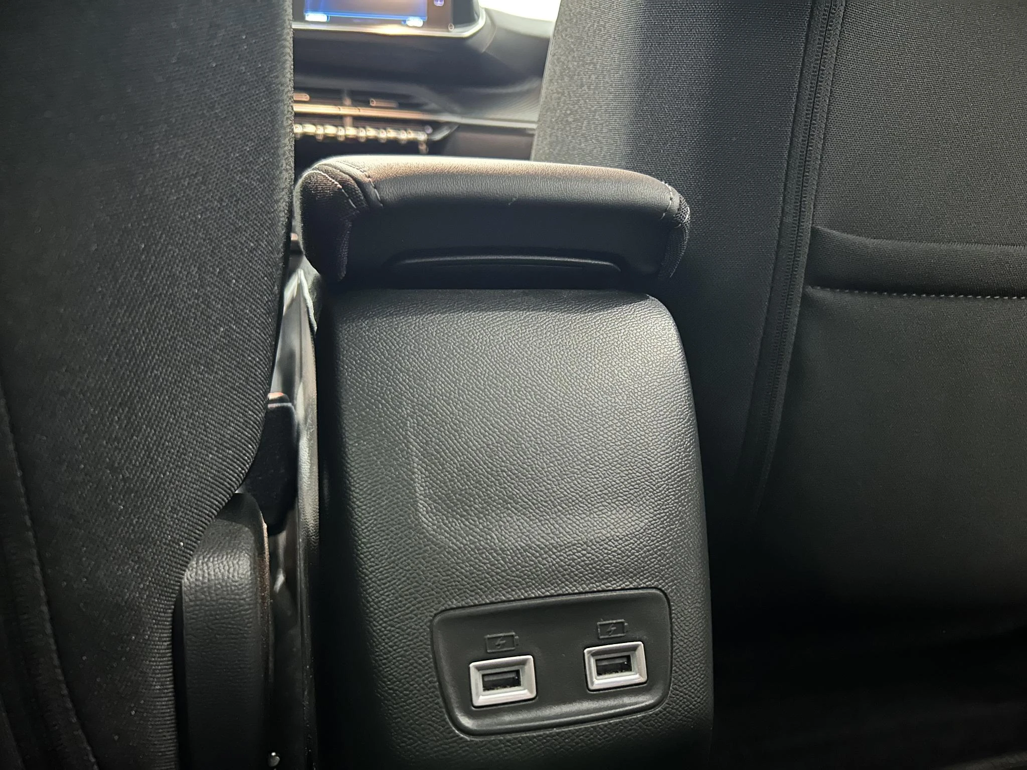 Peugeot-e-208-image-20