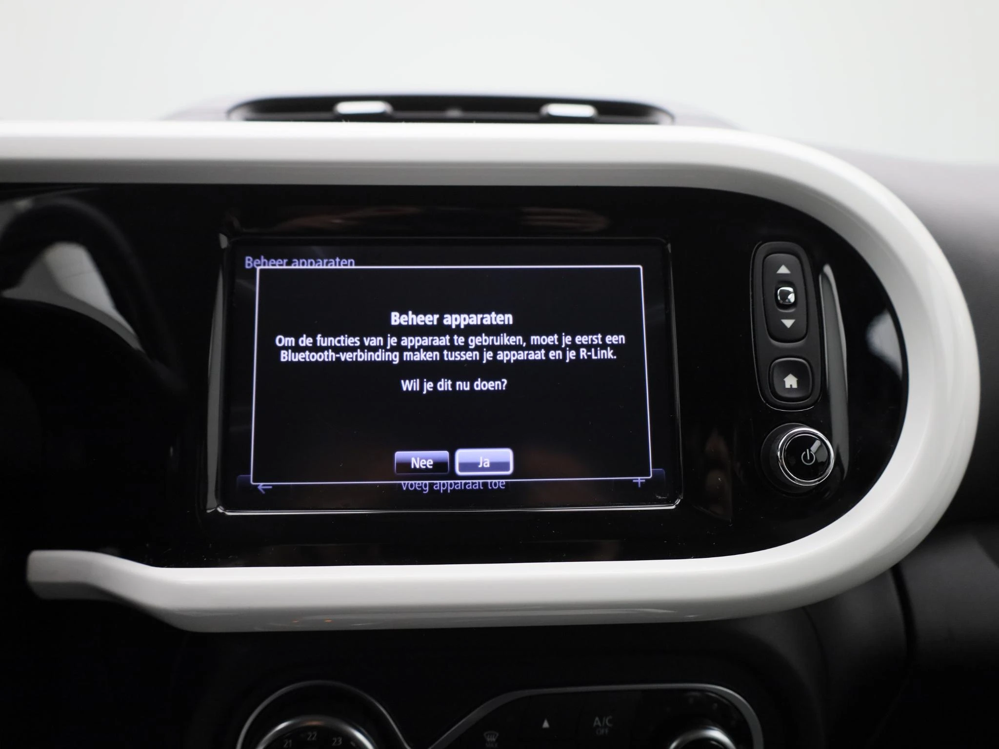Renault-Twingo-image-18