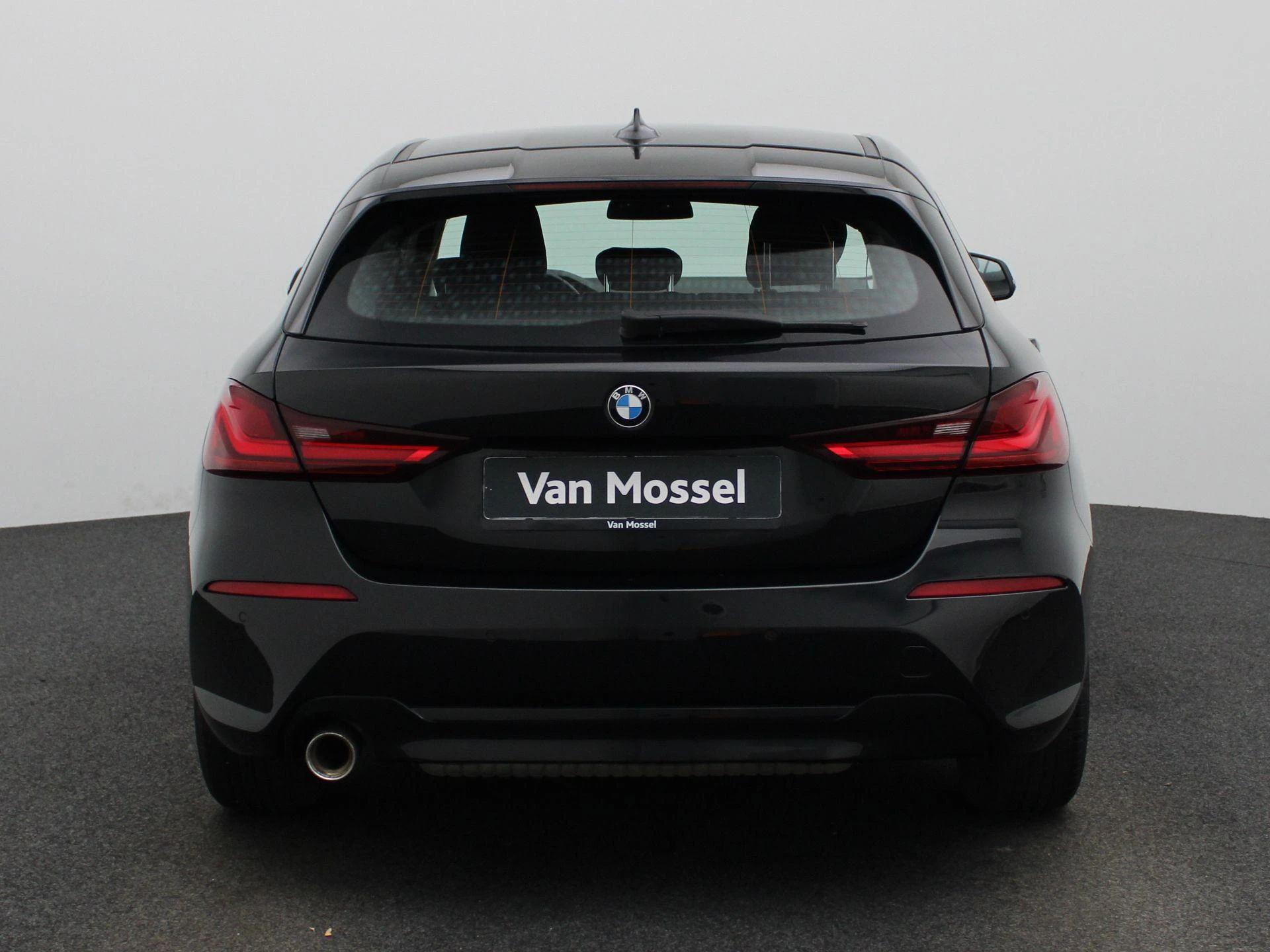 BMW-1 Reeks-image-4