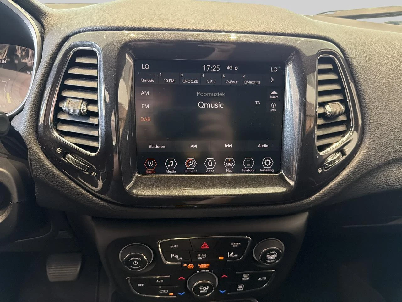 Jeep-Compass-image-11