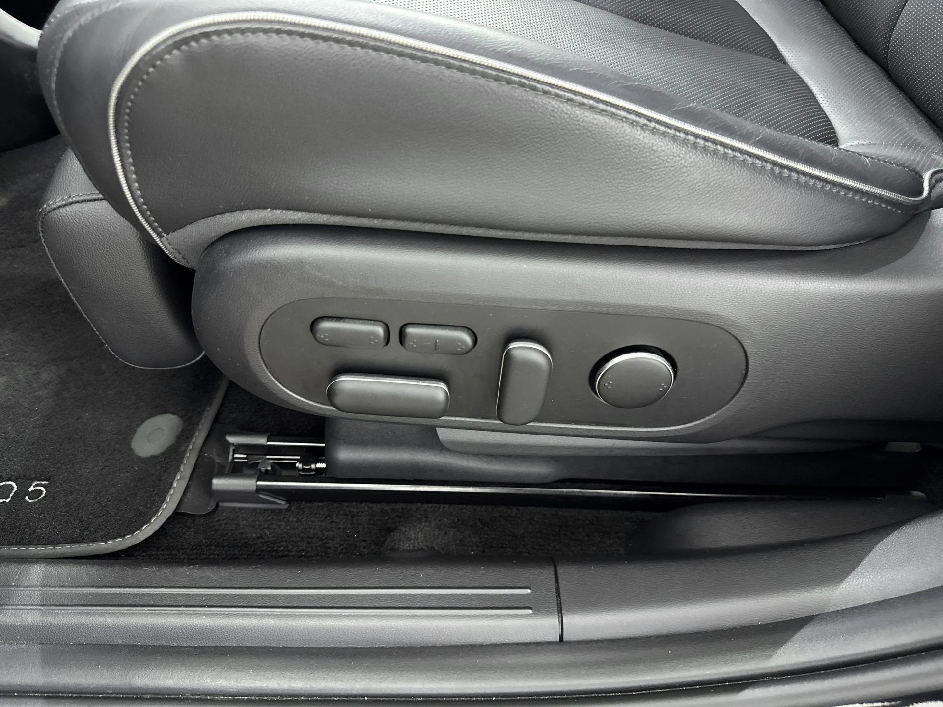 Hyundai-IONIQ 5-image-22