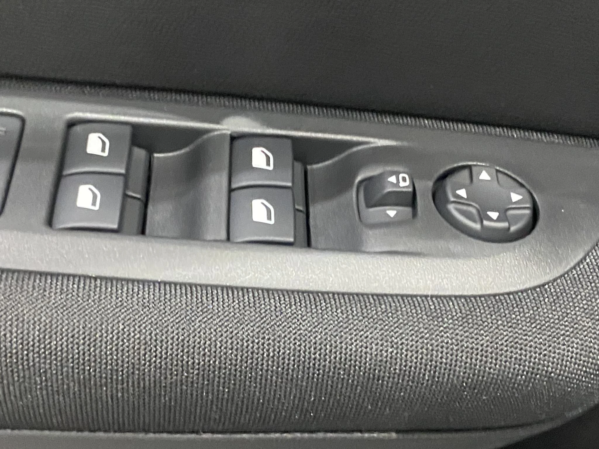 Peugeot-208-image-20