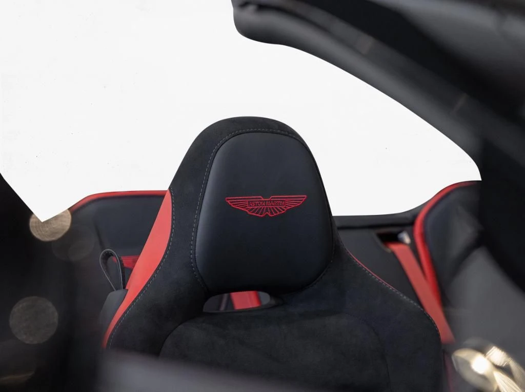 Aston Martin-DB12-image-5