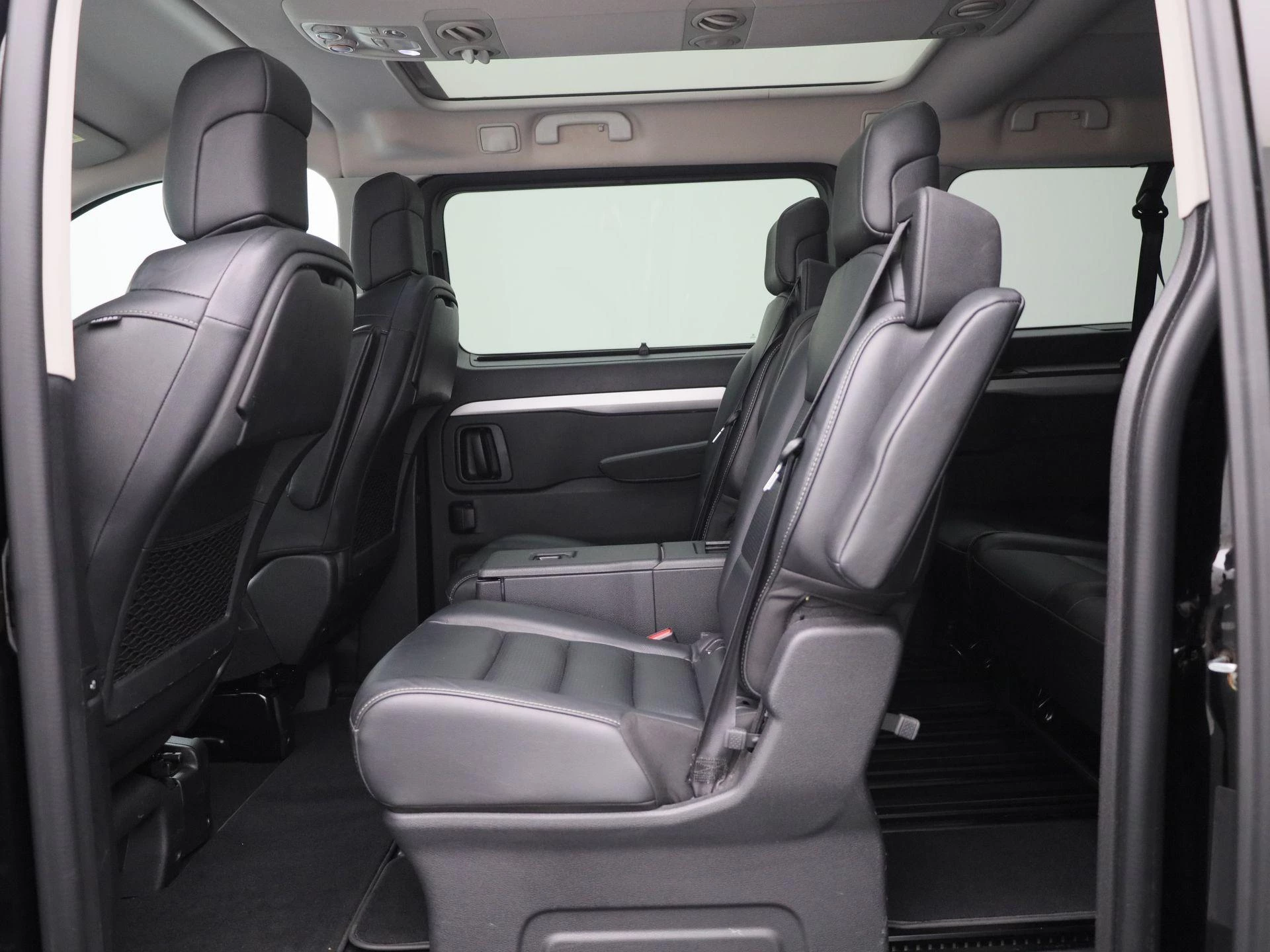 Opel-Zafira e-Life-image-10