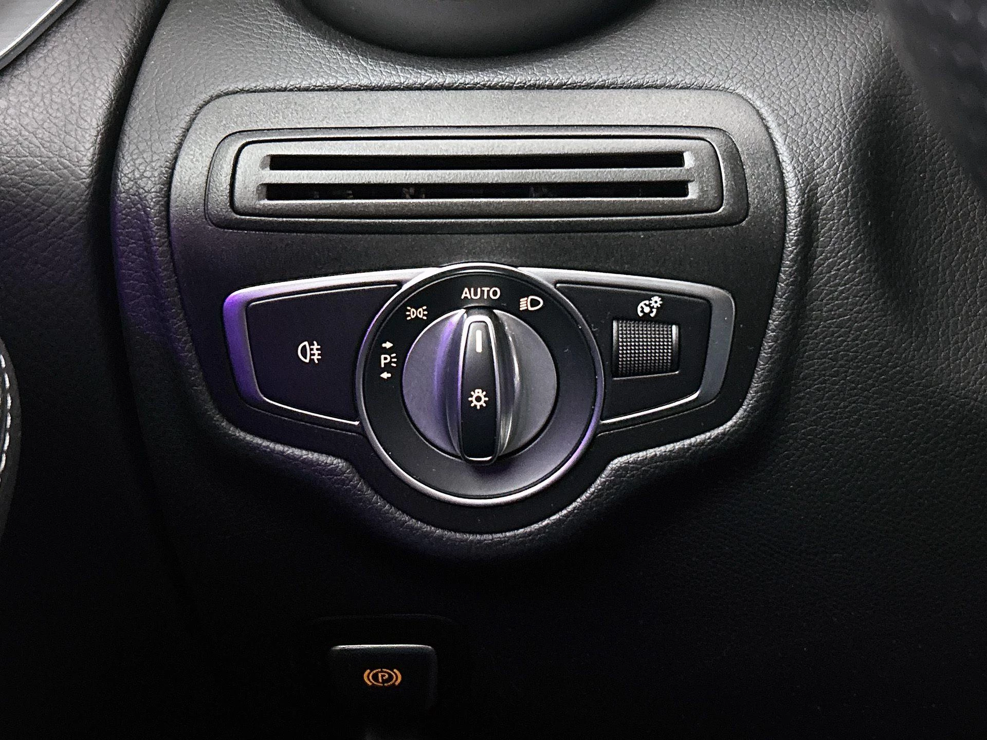 Mercedes-Benz-GLC-image-20