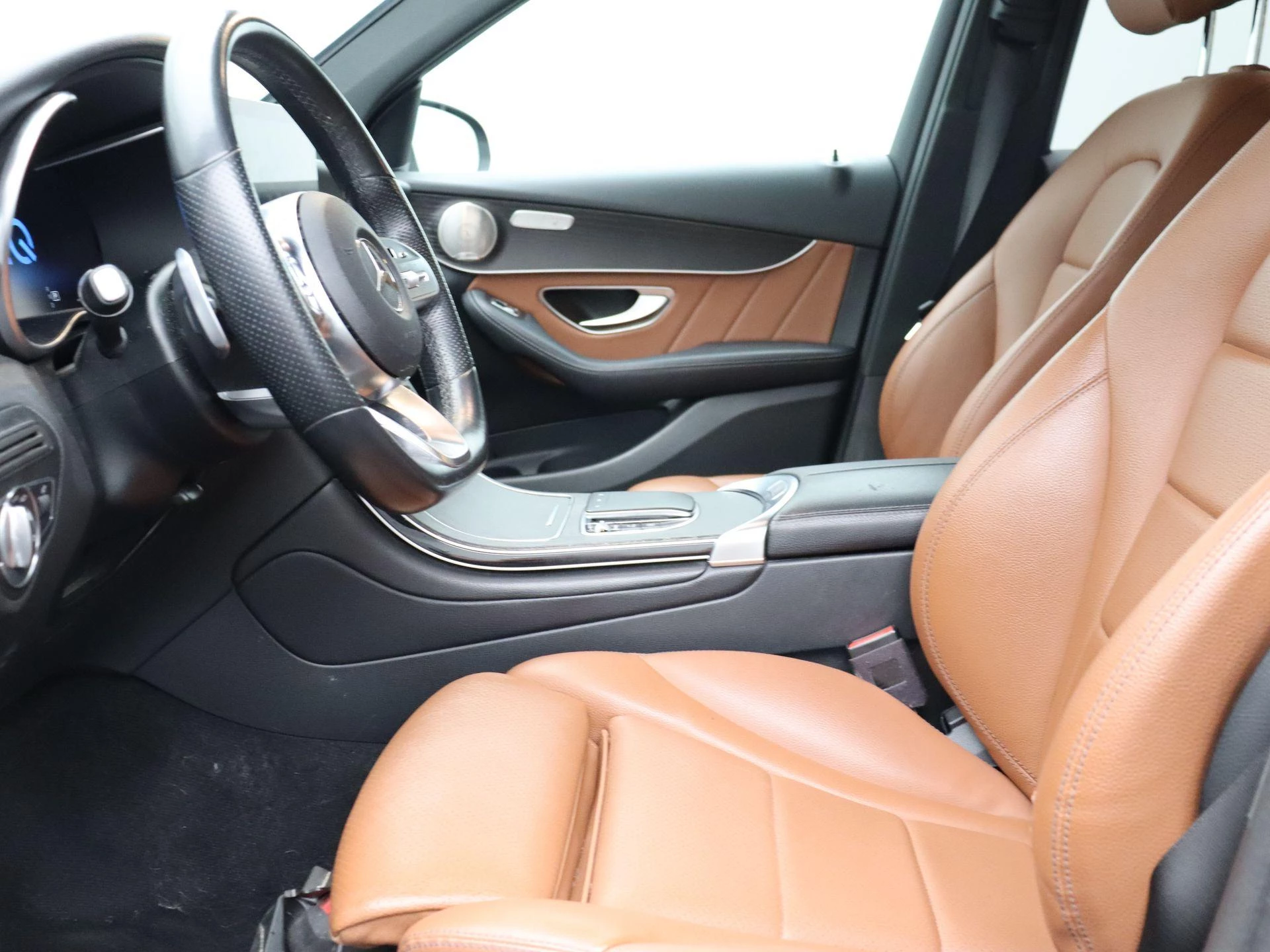 Mercedes-Benz-GLC-image-9