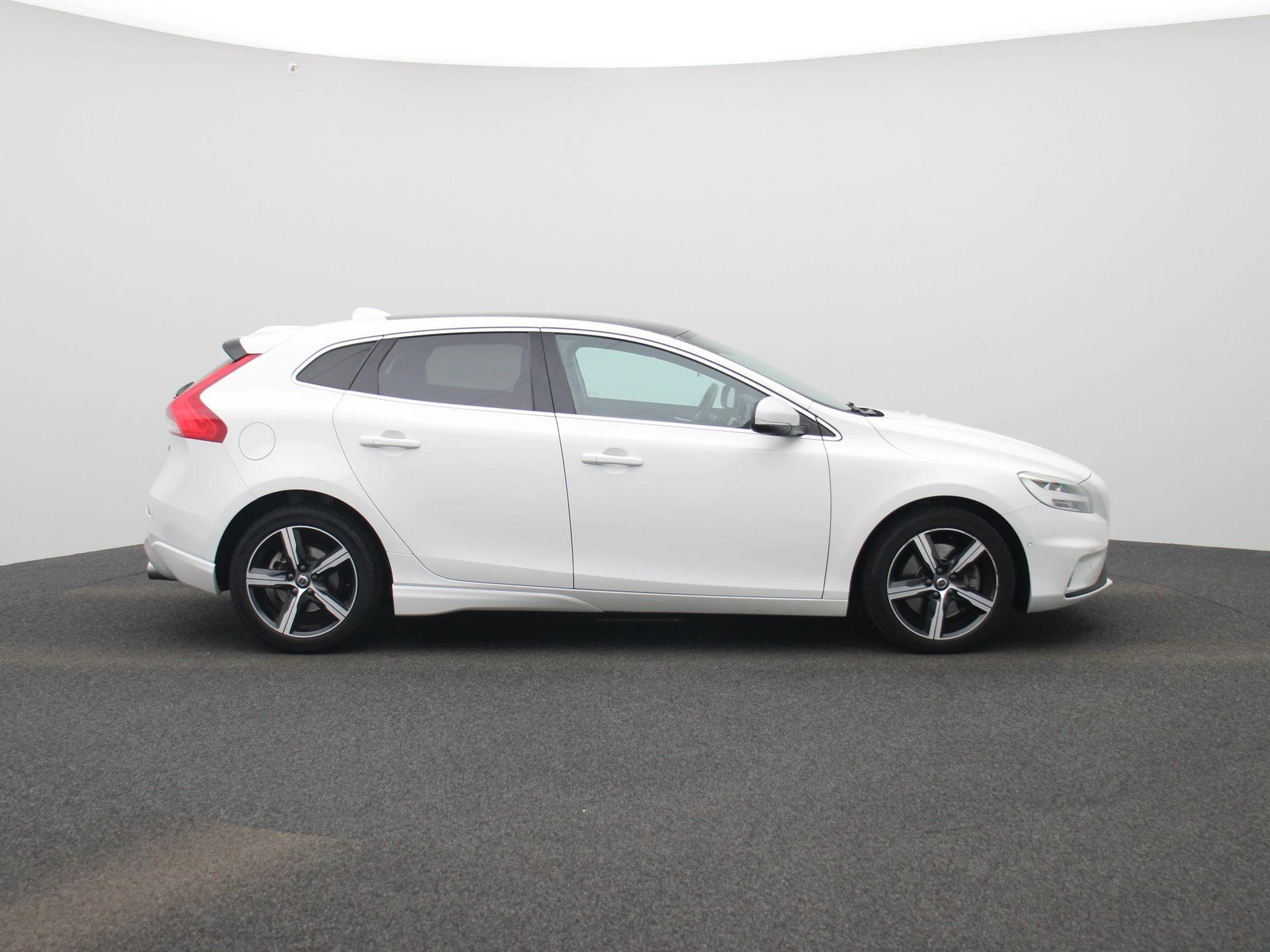 Volvo-V40-image-5