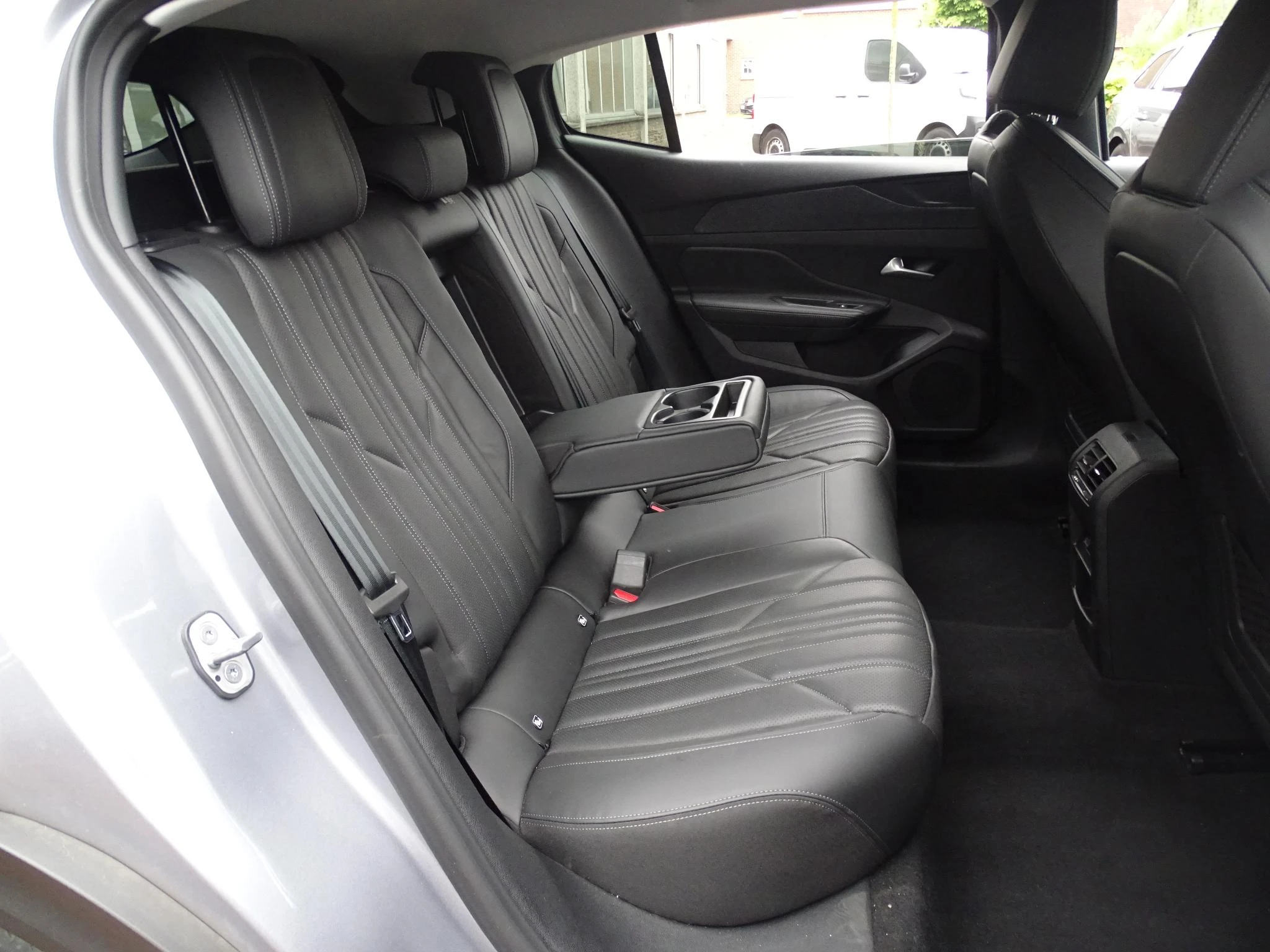 Peugeot-408-image-15