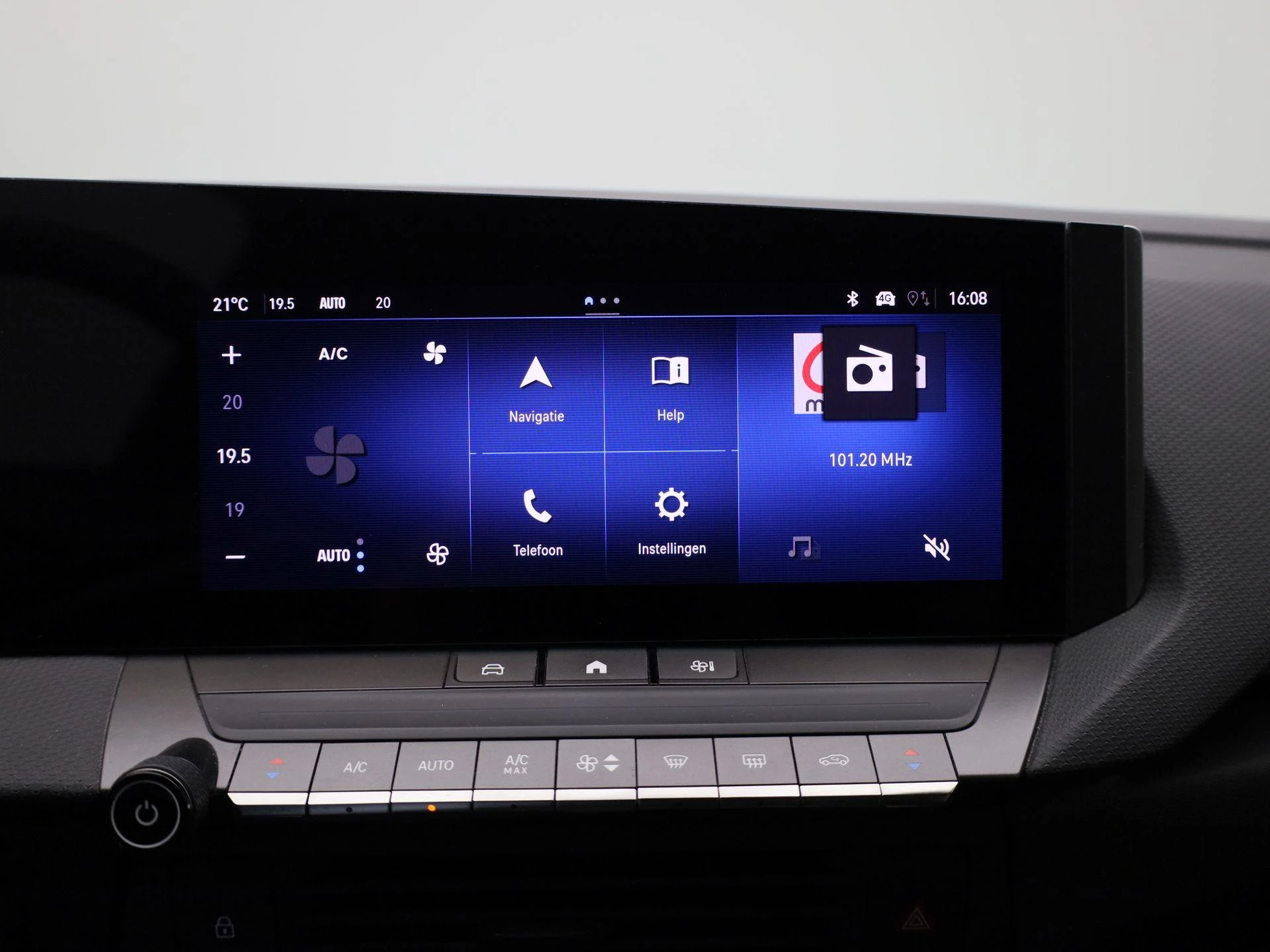 Opel-Astra-image-18