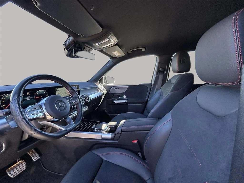 Mercedes-Benz-EQB-image-9