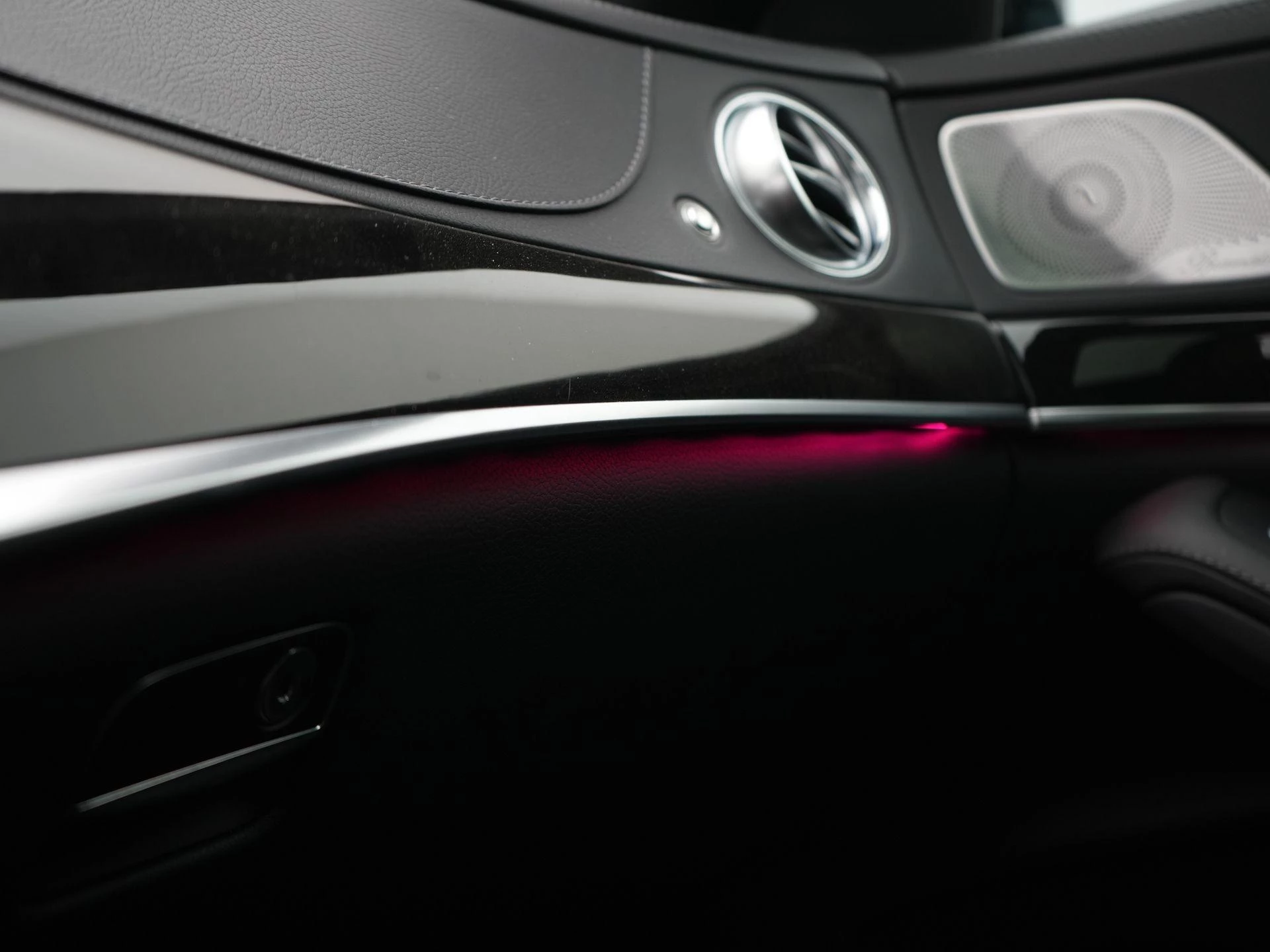Mercedes-Benz-S-Klasse-image-31