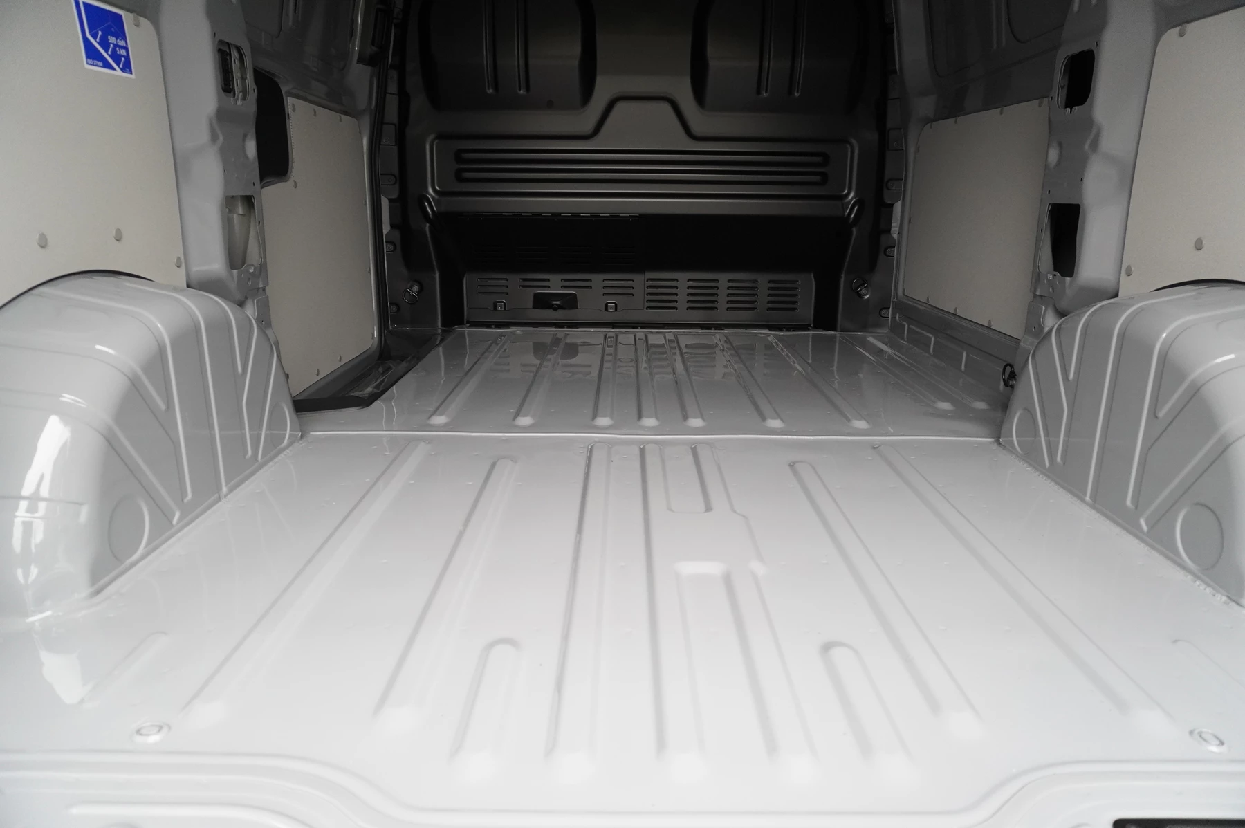 Volkswagen-Transporter-image-11