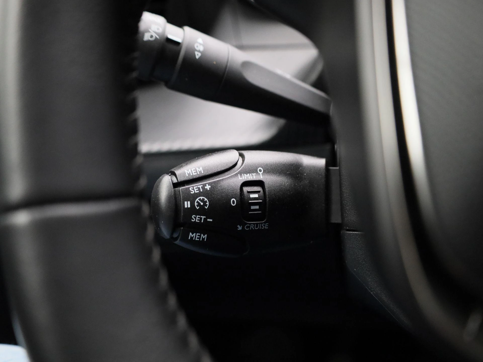 Peugeot-208-image-24