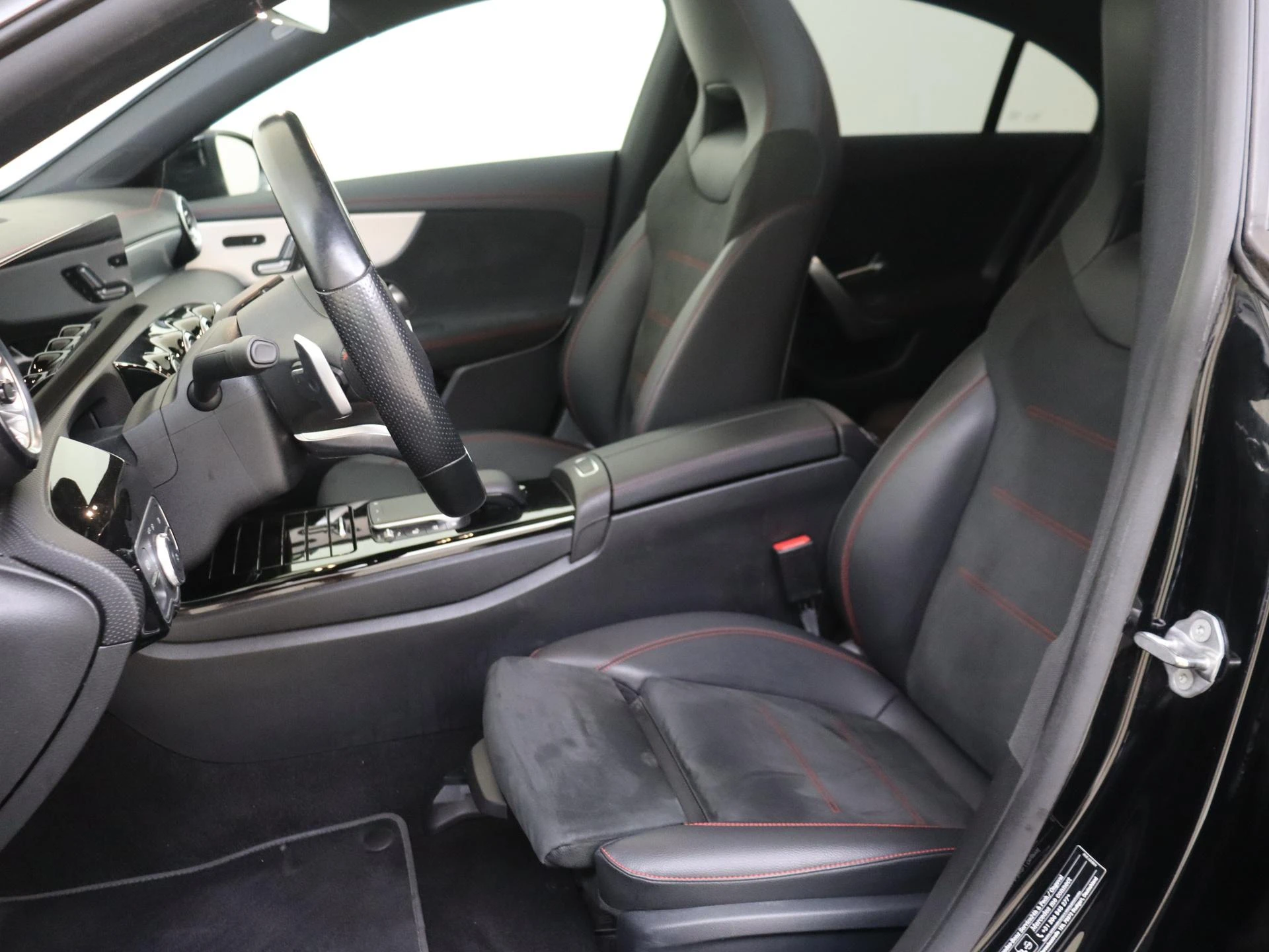 Mercedes-Benz-CLA-image-13