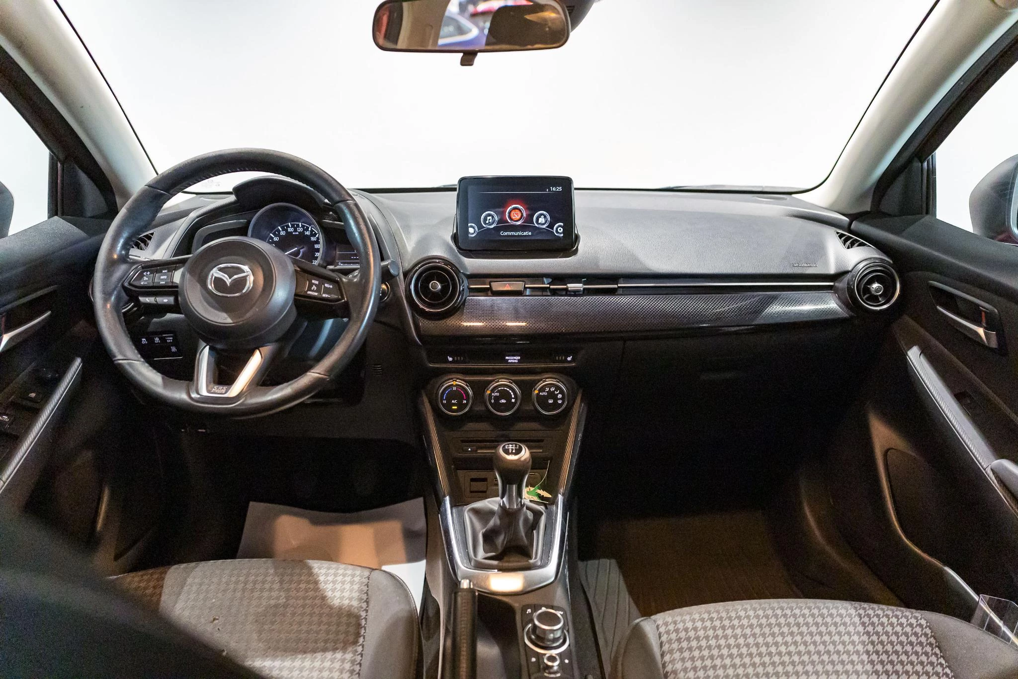 Mazda 2 1.5 Skyactiv-G 66kW Hakoné