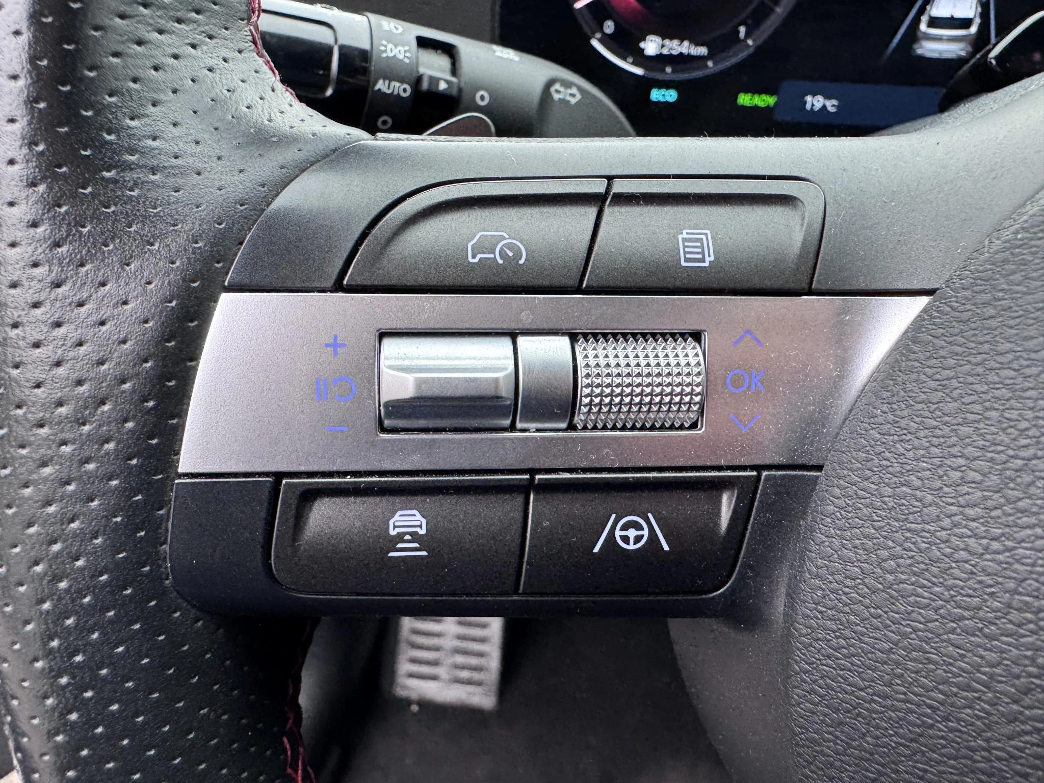 Hyundai-Kona-image-12