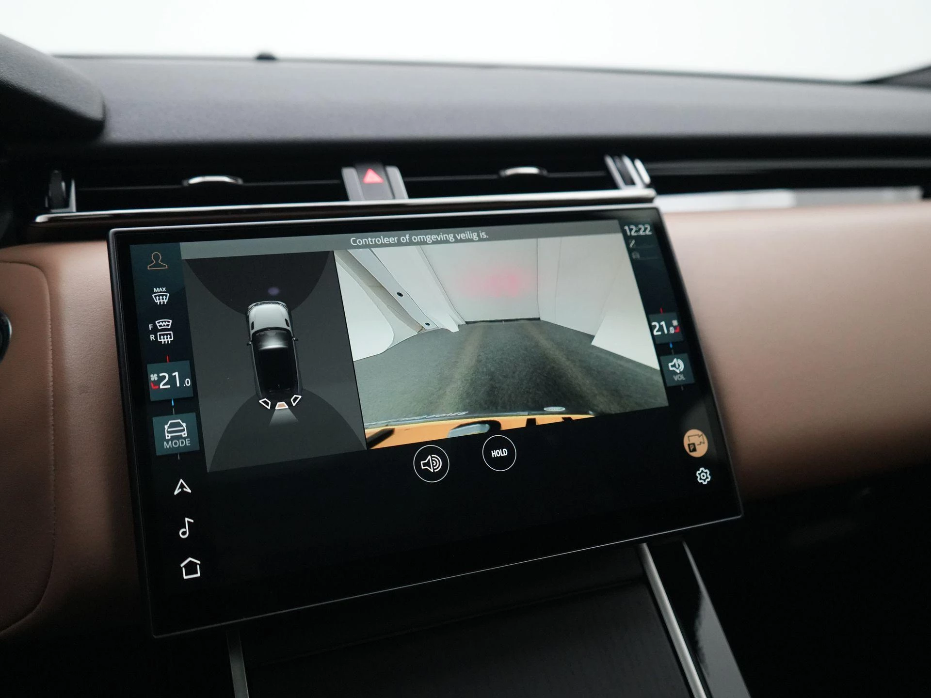 Land Rover-Range Rover Velar-image-31