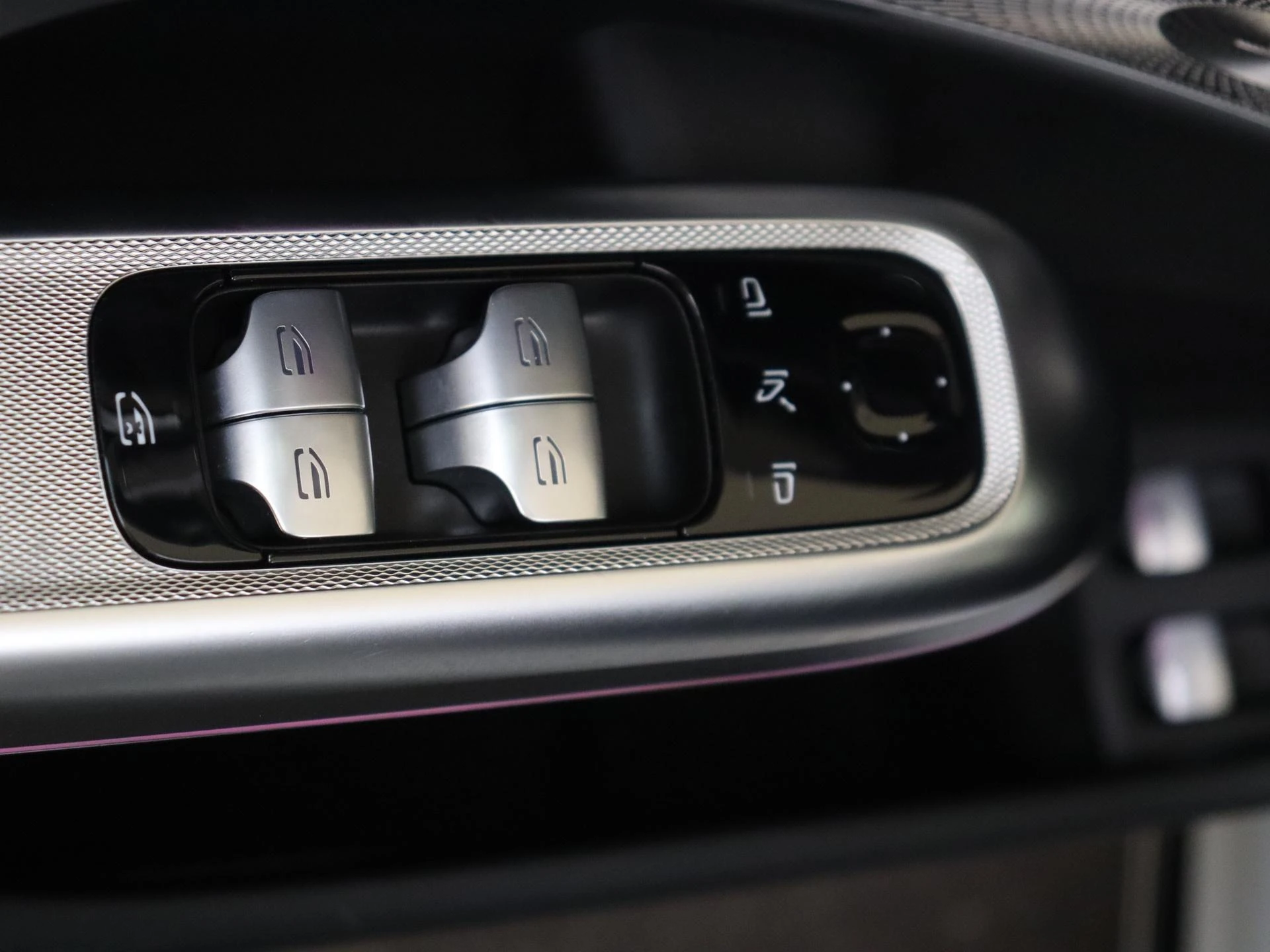 Mercedes-Benz-E-Klasse-image-26