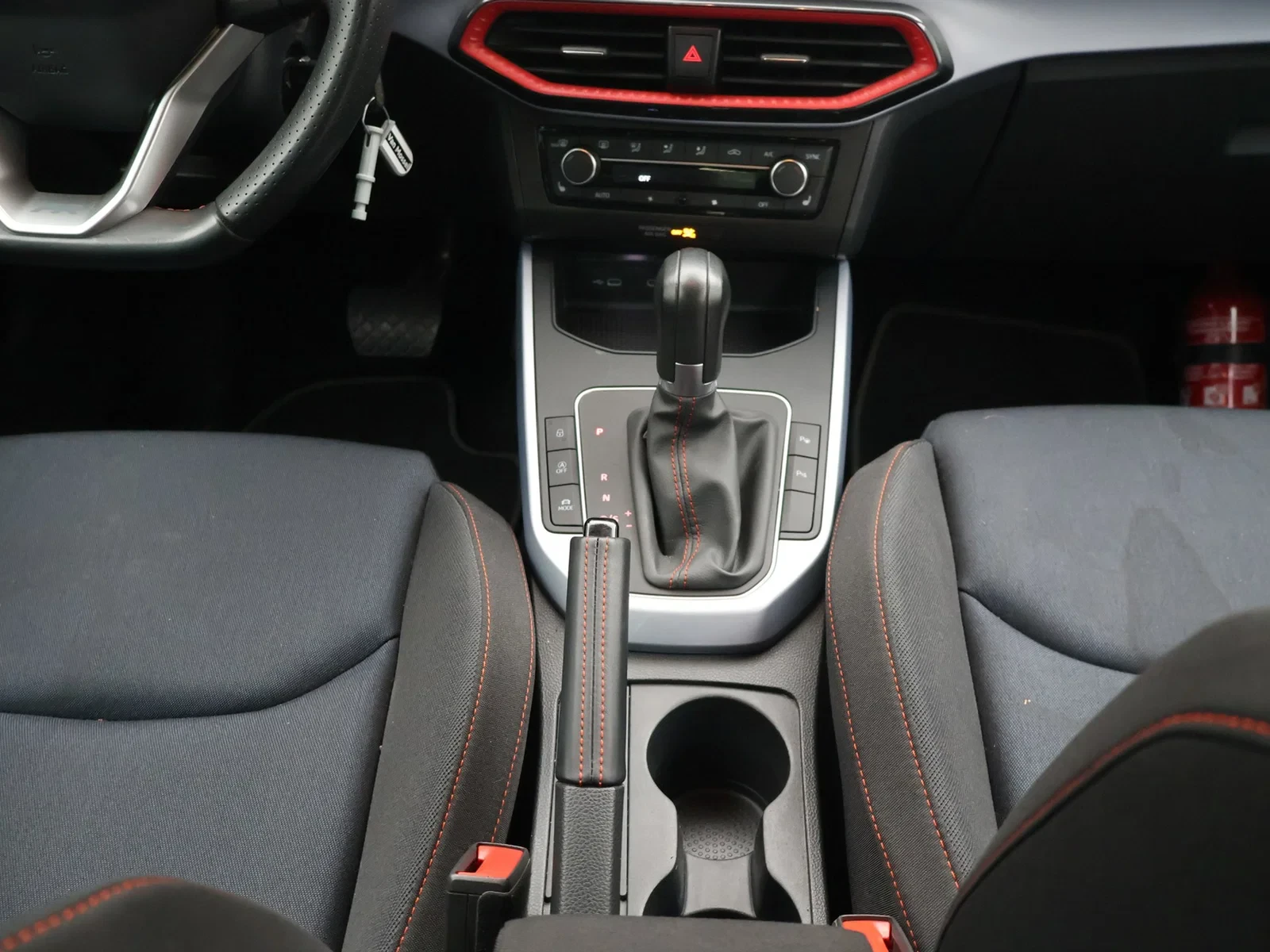 SEAT Arona Arona FR Limited 1.0TSI 110PK AUTOMAAT*VIRTUAL COCKPIT*CRUISE*CAMERA*PDC*APP-CONNECT*...*