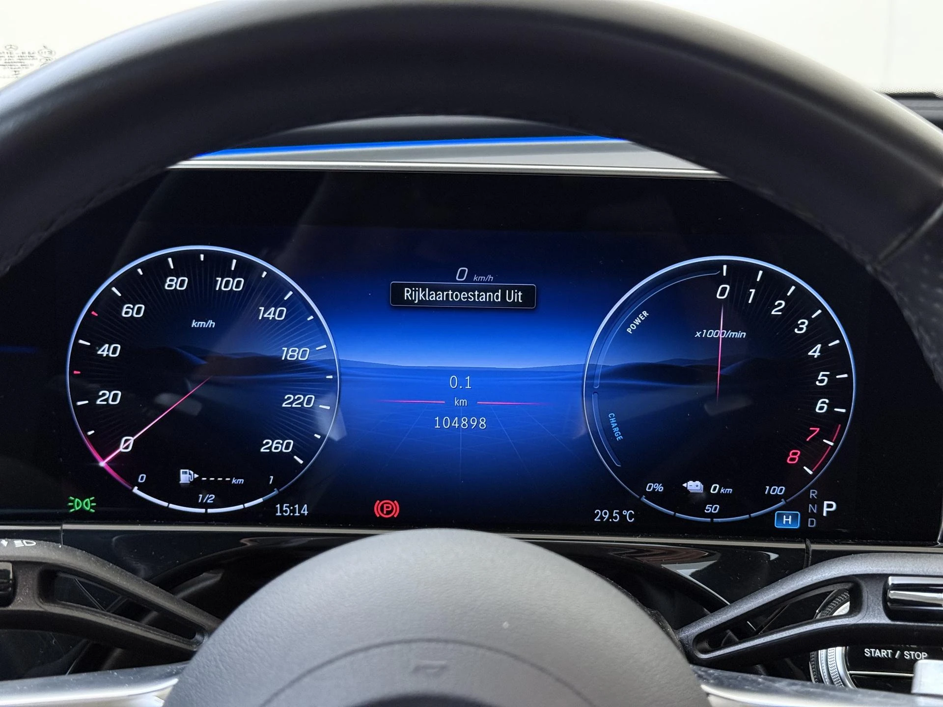 Mercedes-Benz-E-Klasse-image-11