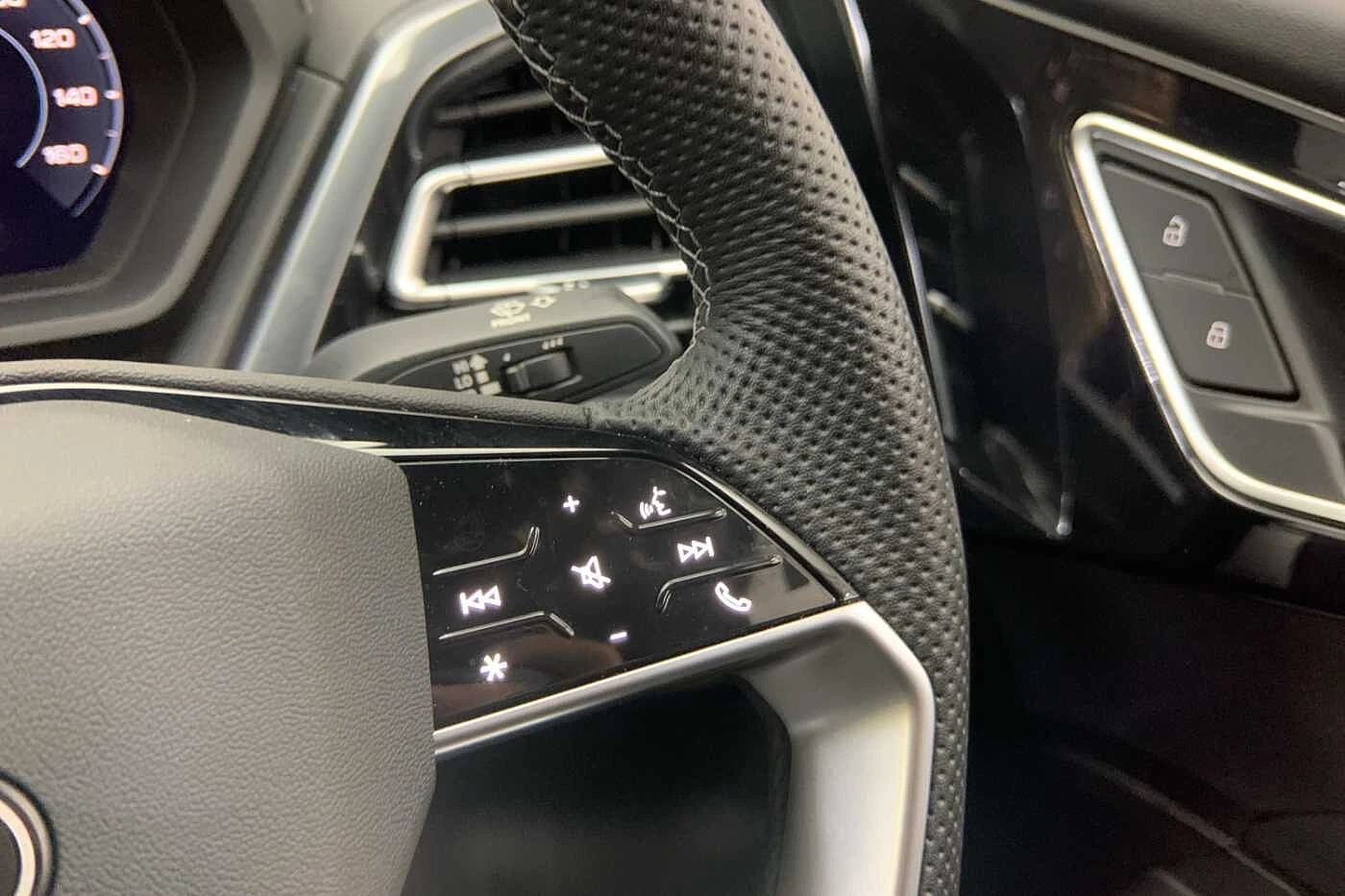 Audi-Q4 Sportback e-tron-image-21