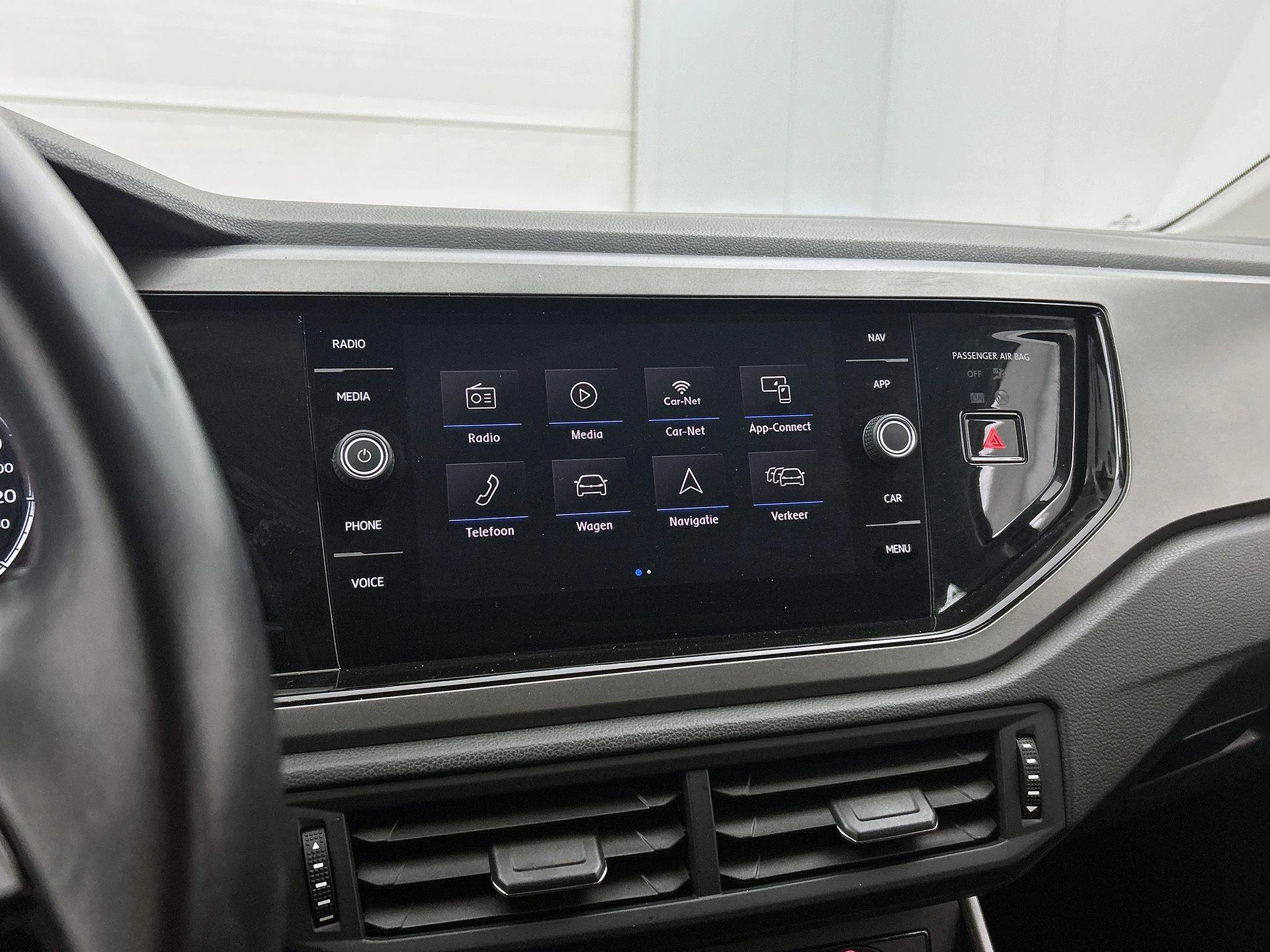 Volkswagen-Polo-image-8