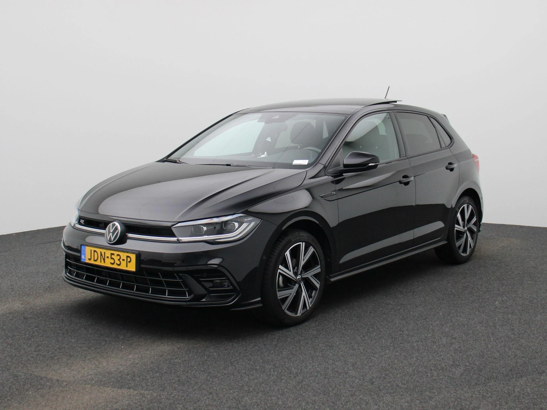 Volkswagen Polo - 1