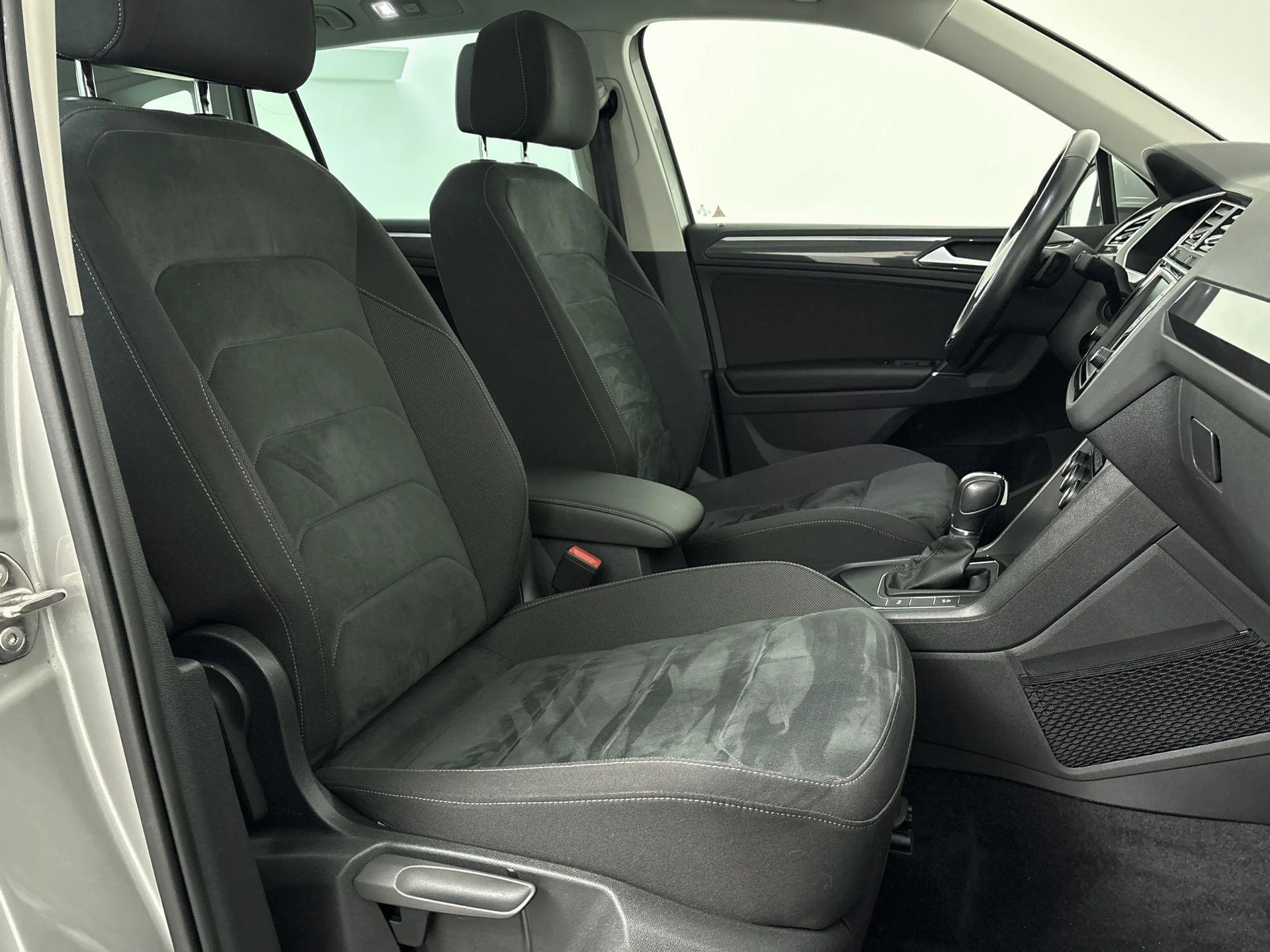 Volkswagen-Tiguan-image-29