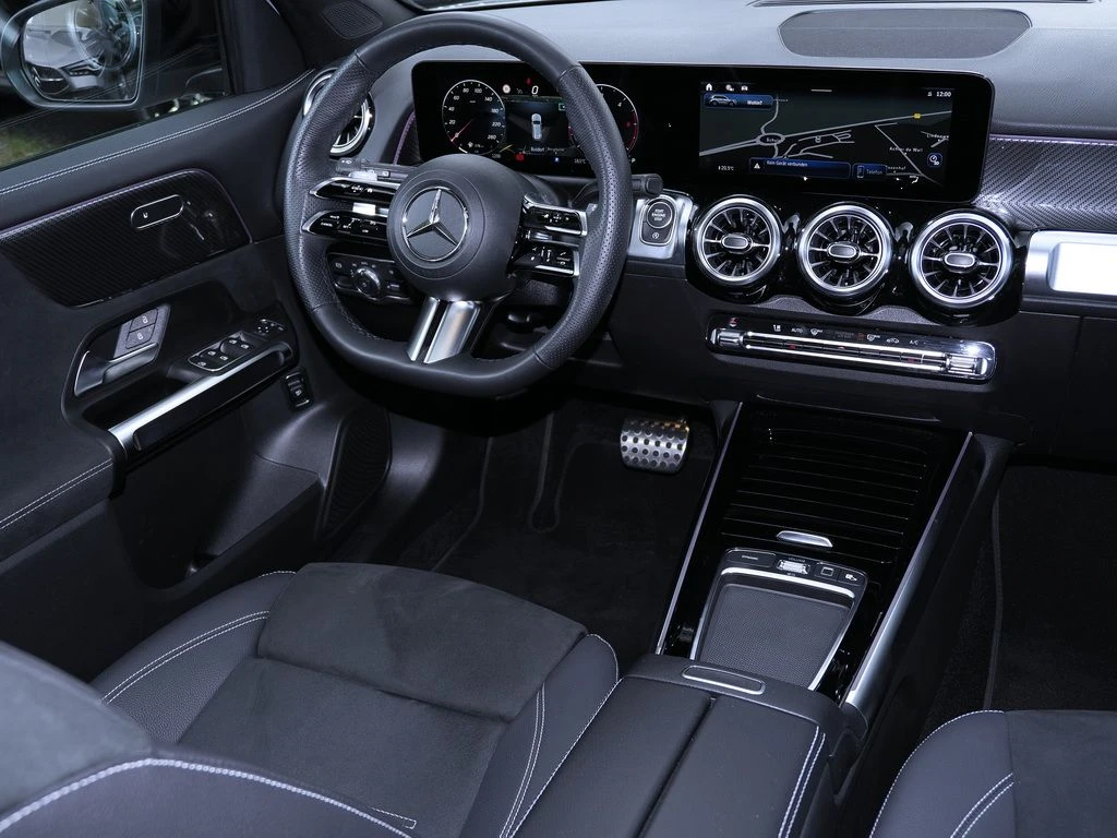 Mercedes-Benz-GLB 200-image-9