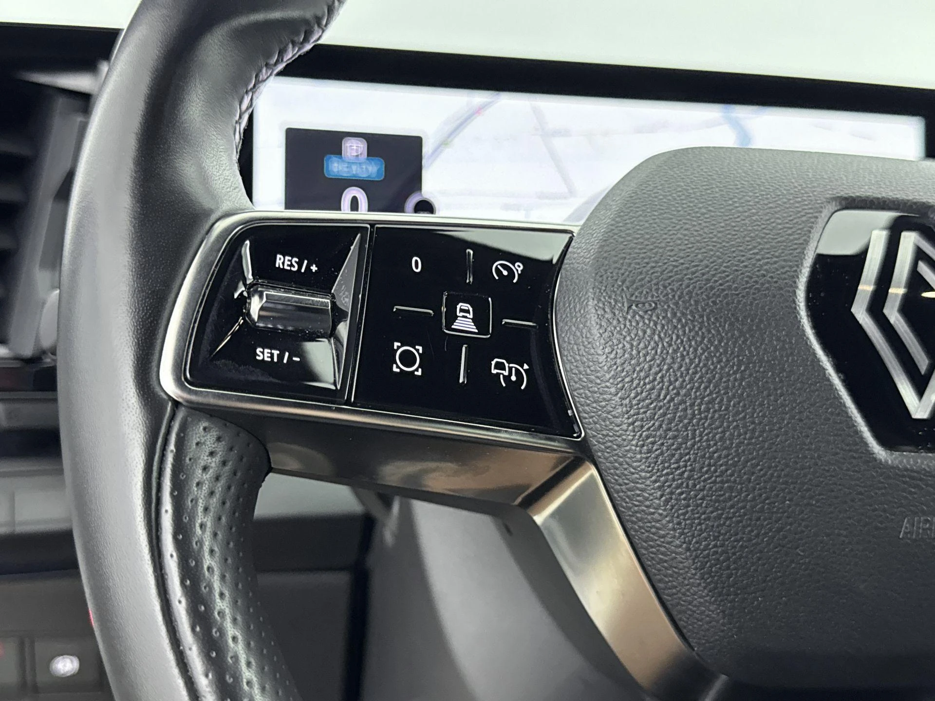 Renault-Megane E-Tech-image-5