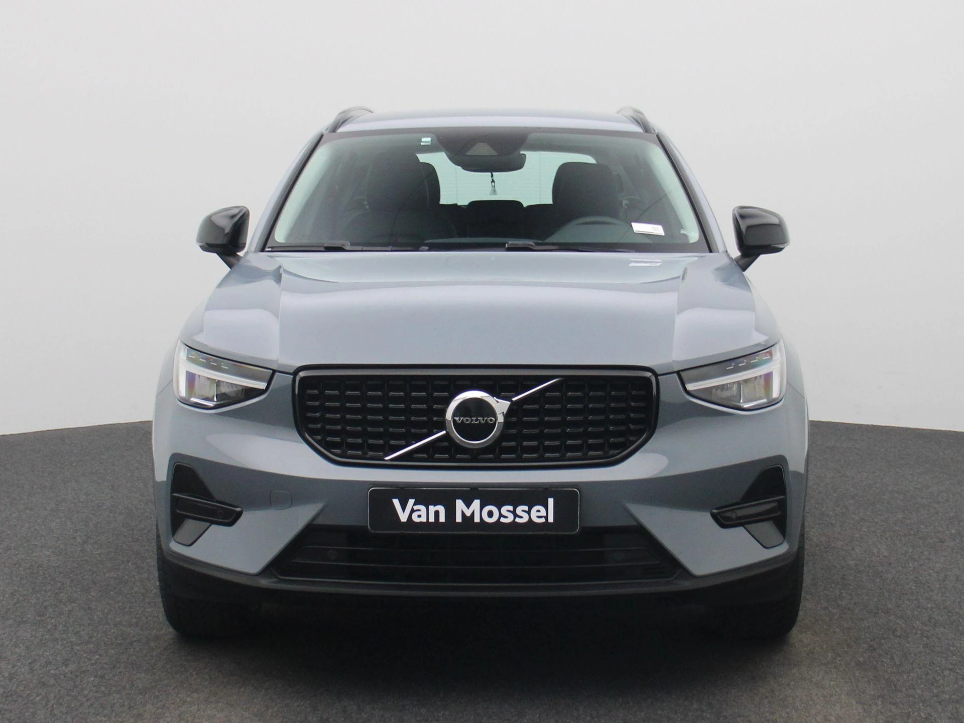 Volvo-XC40-image-2