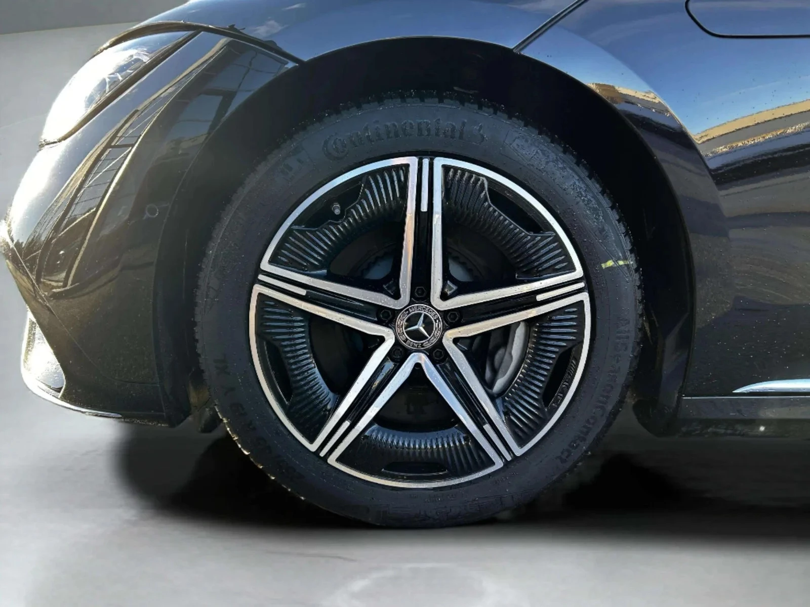 Mercedes-Benz-EQE-image-7