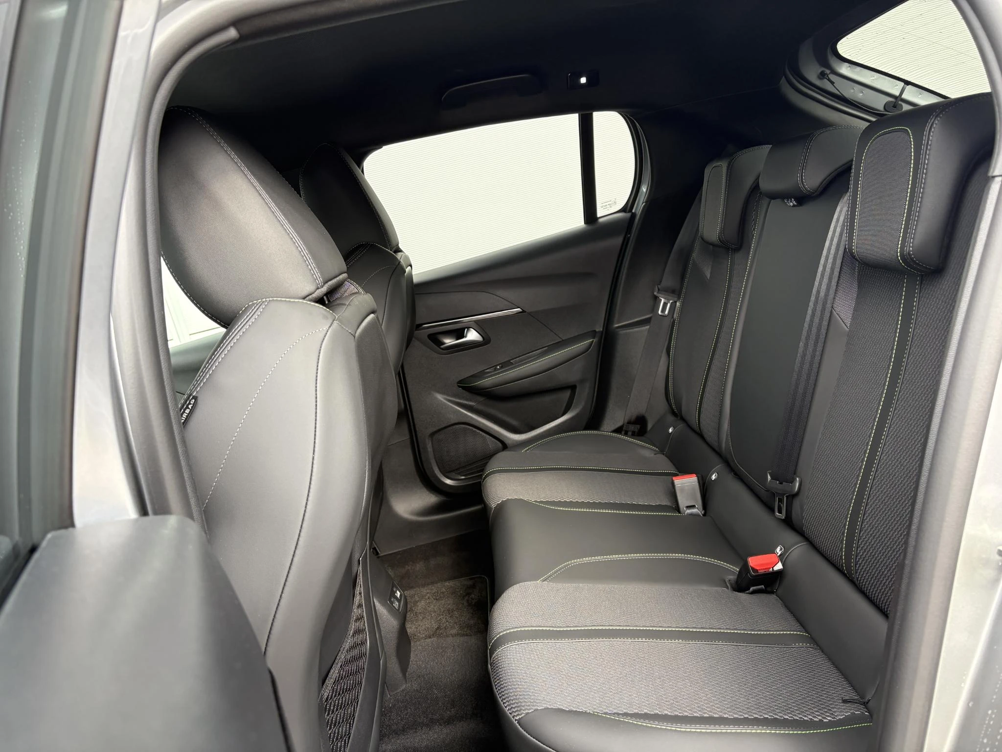 Peugeot-208-image-11