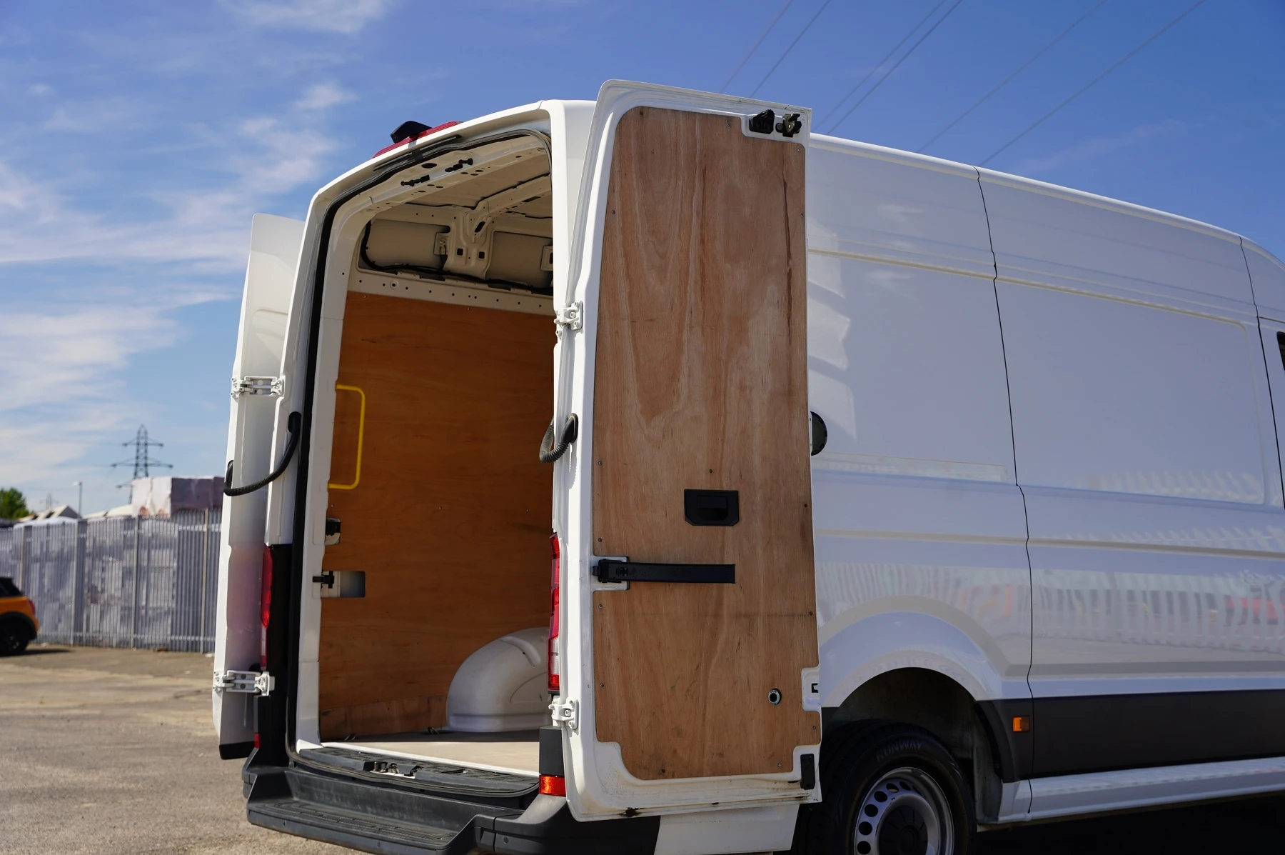 Volkswagen-Crafter-image-30