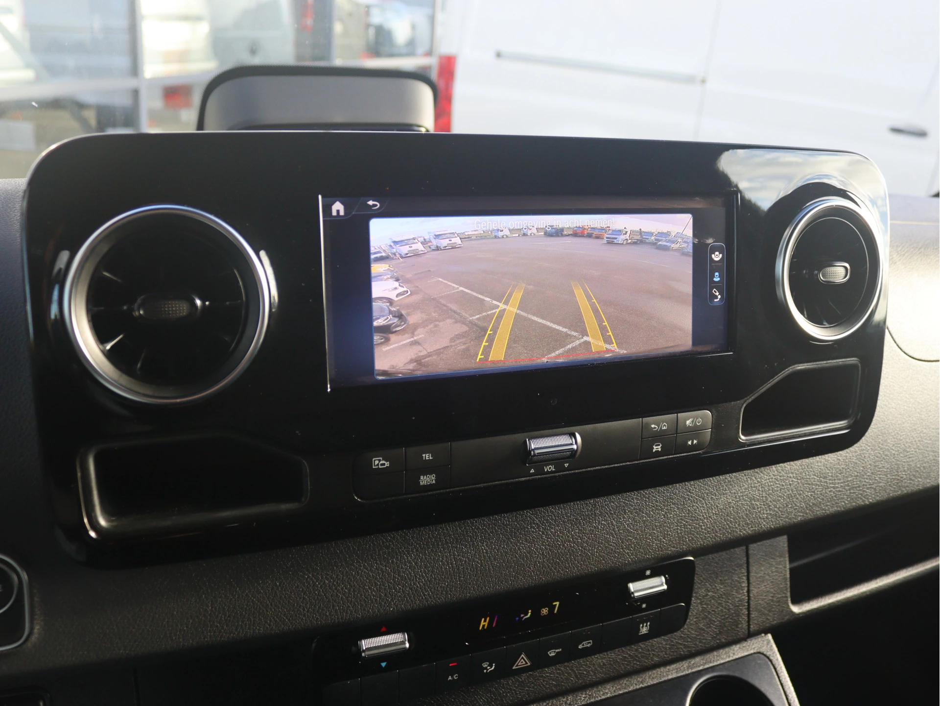 Mercedes-Benz-Sprinter-image-9