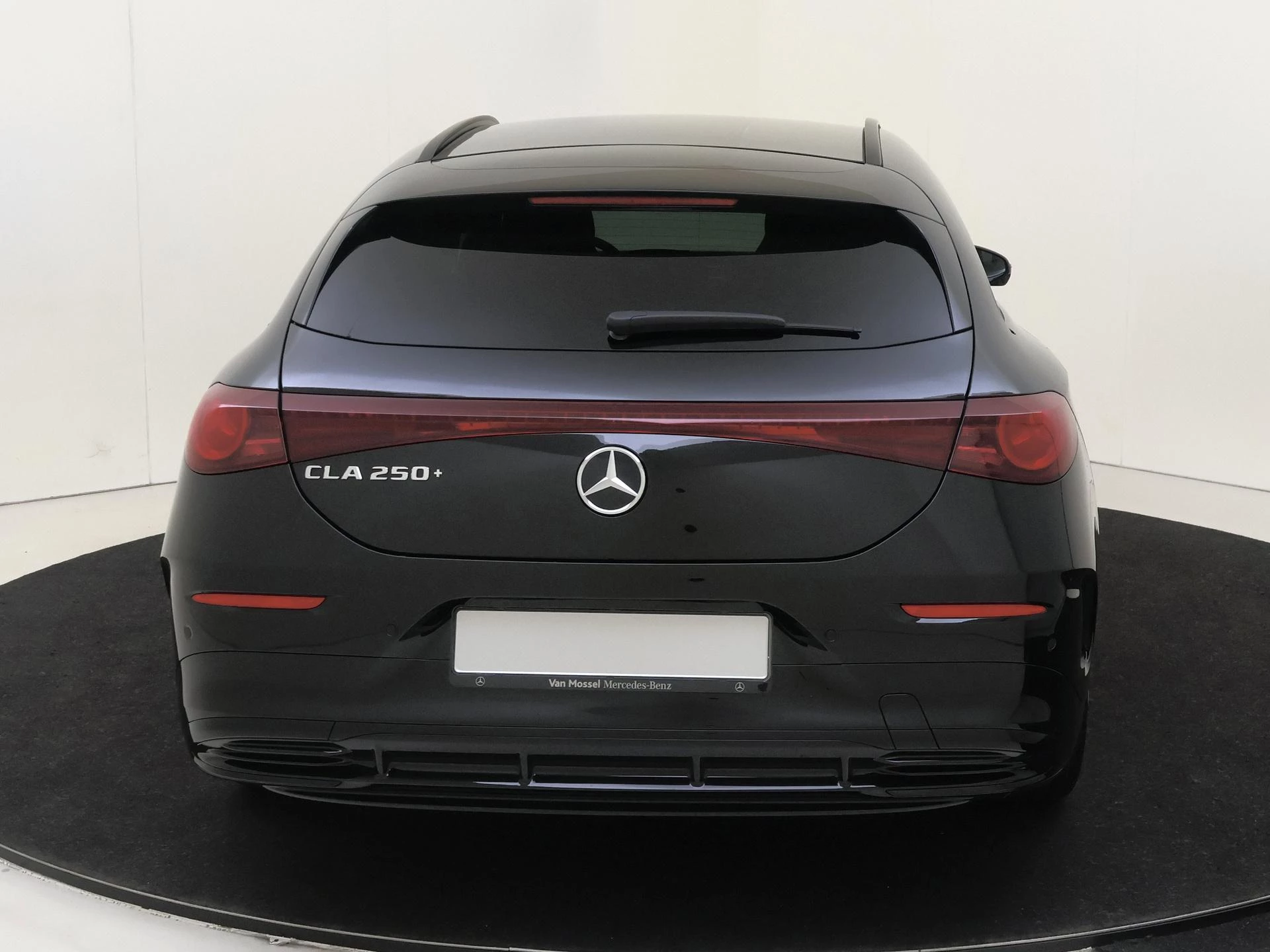 Mercedes-Benz-CLA-image-6