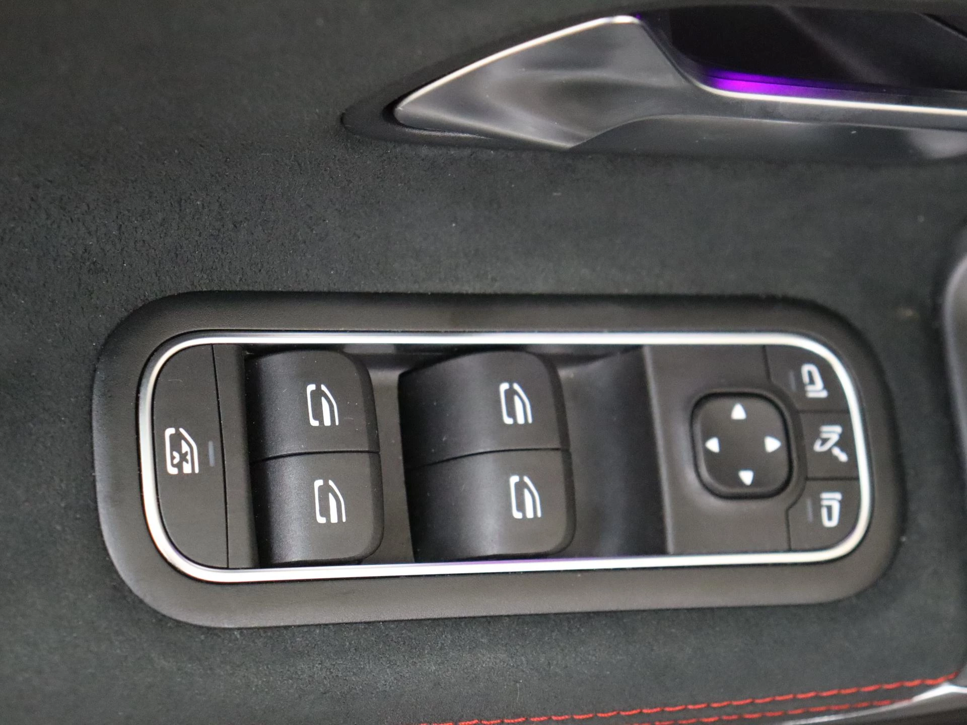 Mercedes-Benz-CLA-image-26