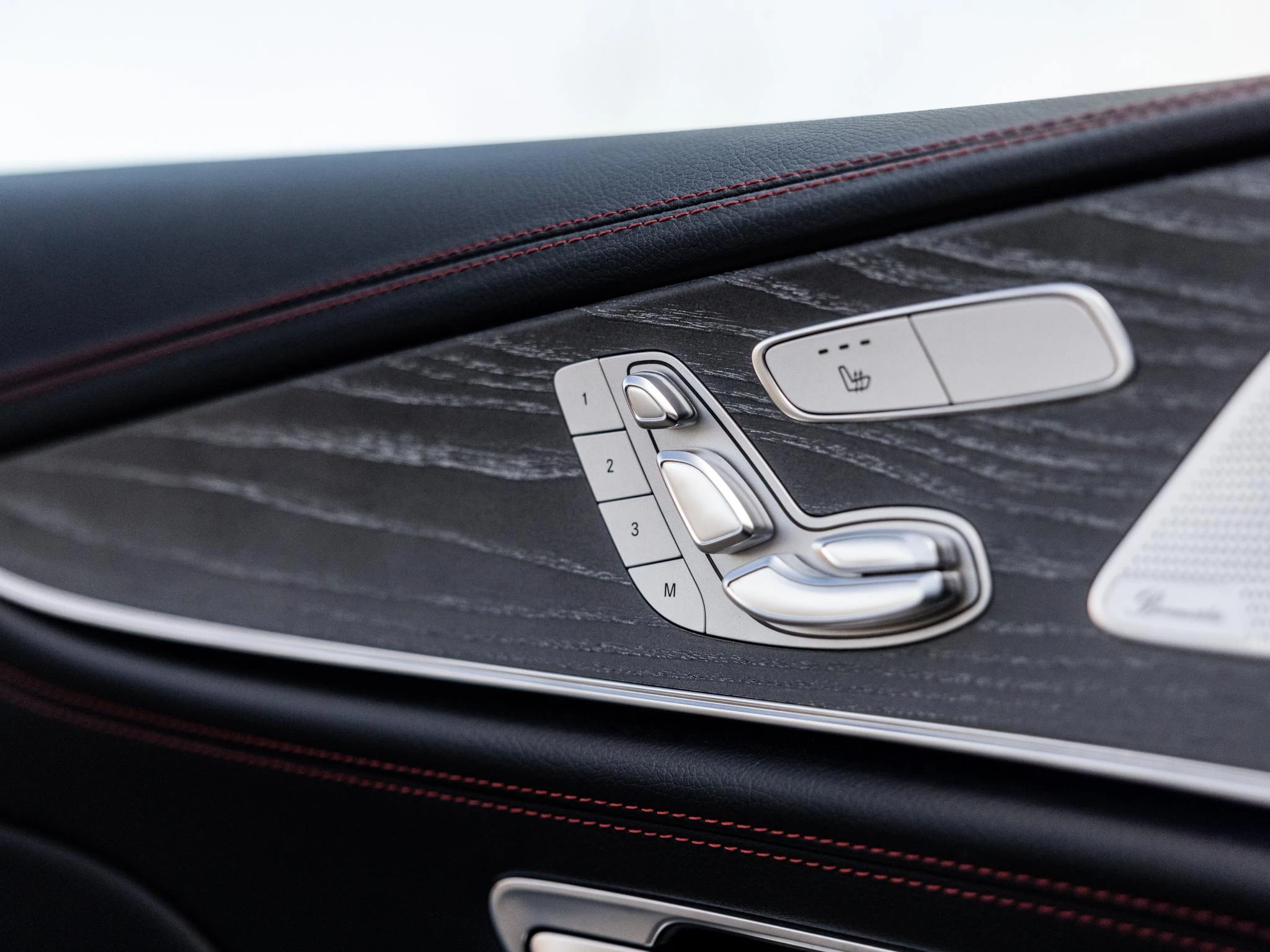 Mercedes-Benz-CLS-image-29