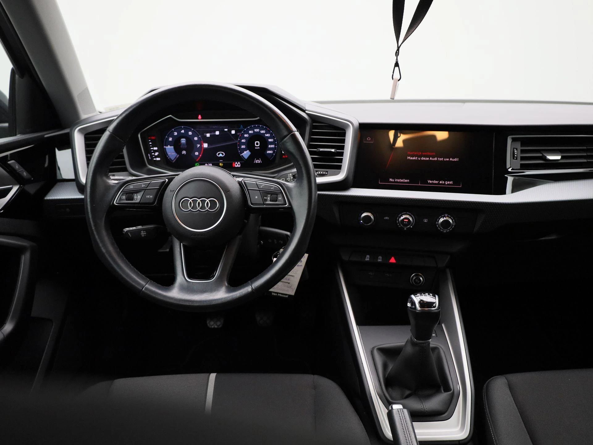 Audi-A1 Sportback-image-6